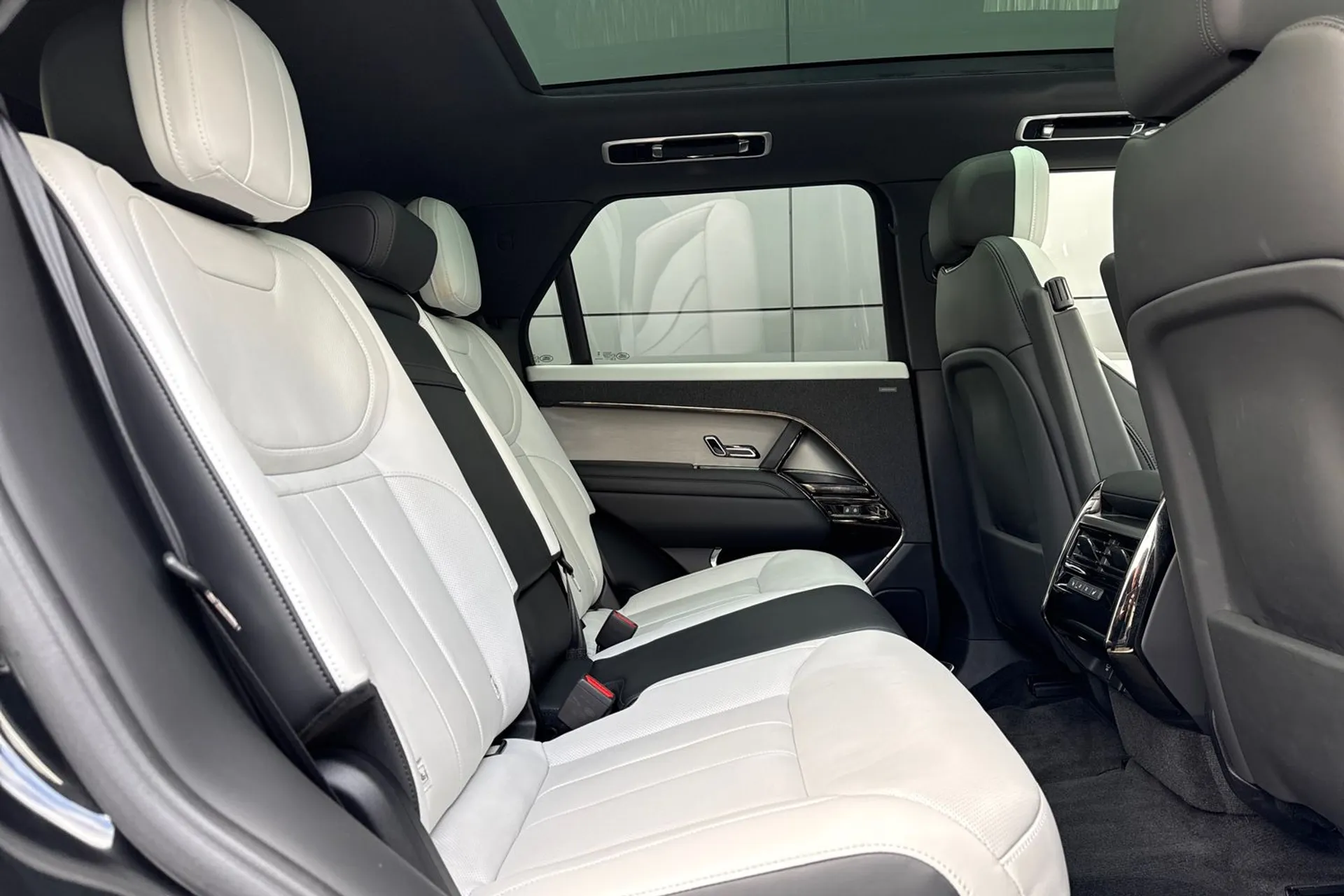 LAND ROVER RANGE ROVER SPORT thumbnail image number 22