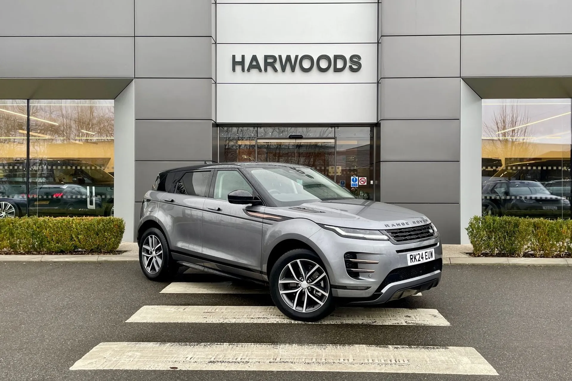 LAND ROVER RANGE ROVER EVOQUE focused image