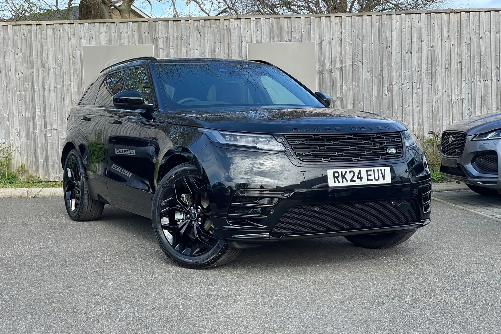 LAND ROVER RANGE ROVER VELAR focused image