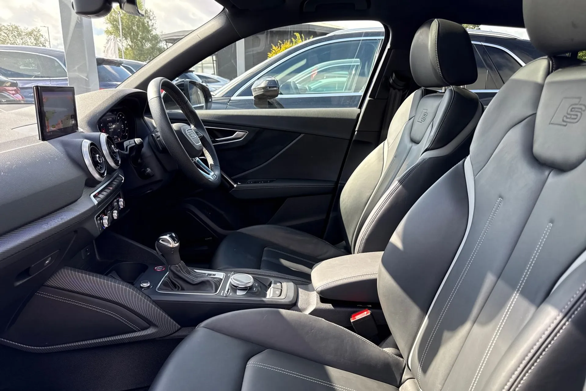 Audi Q2 thumbnail image number 30
