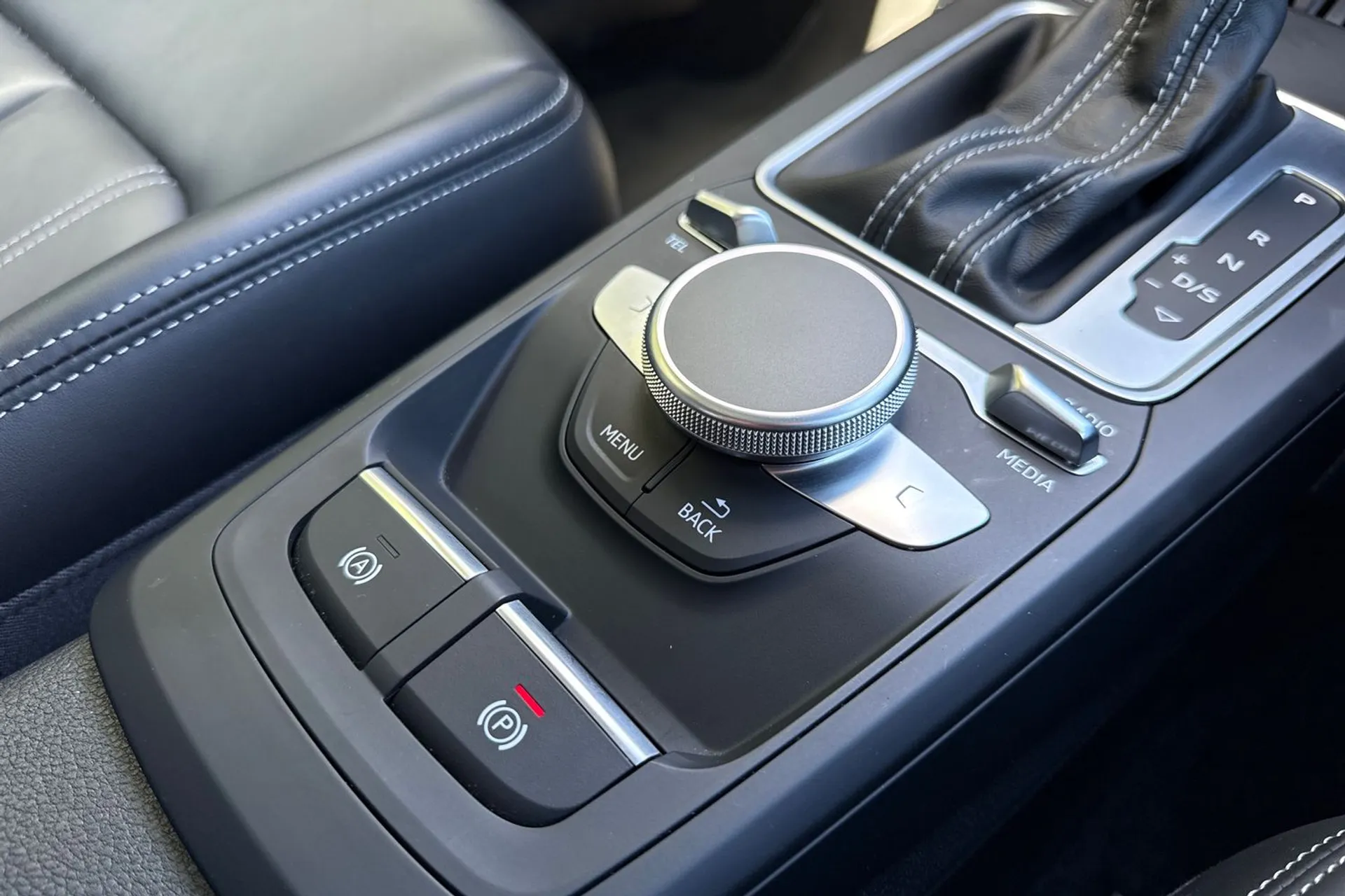 Audi Q2 thumbnail image number 58