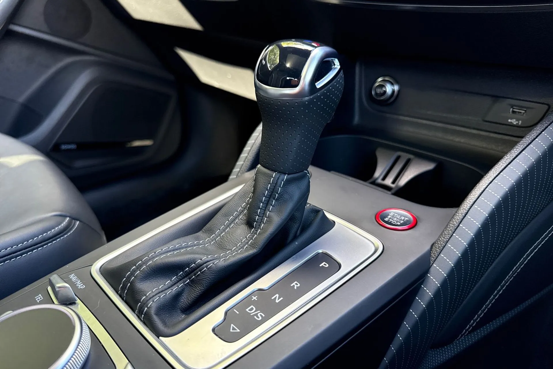 Audi Q2 thumbnail image number 48