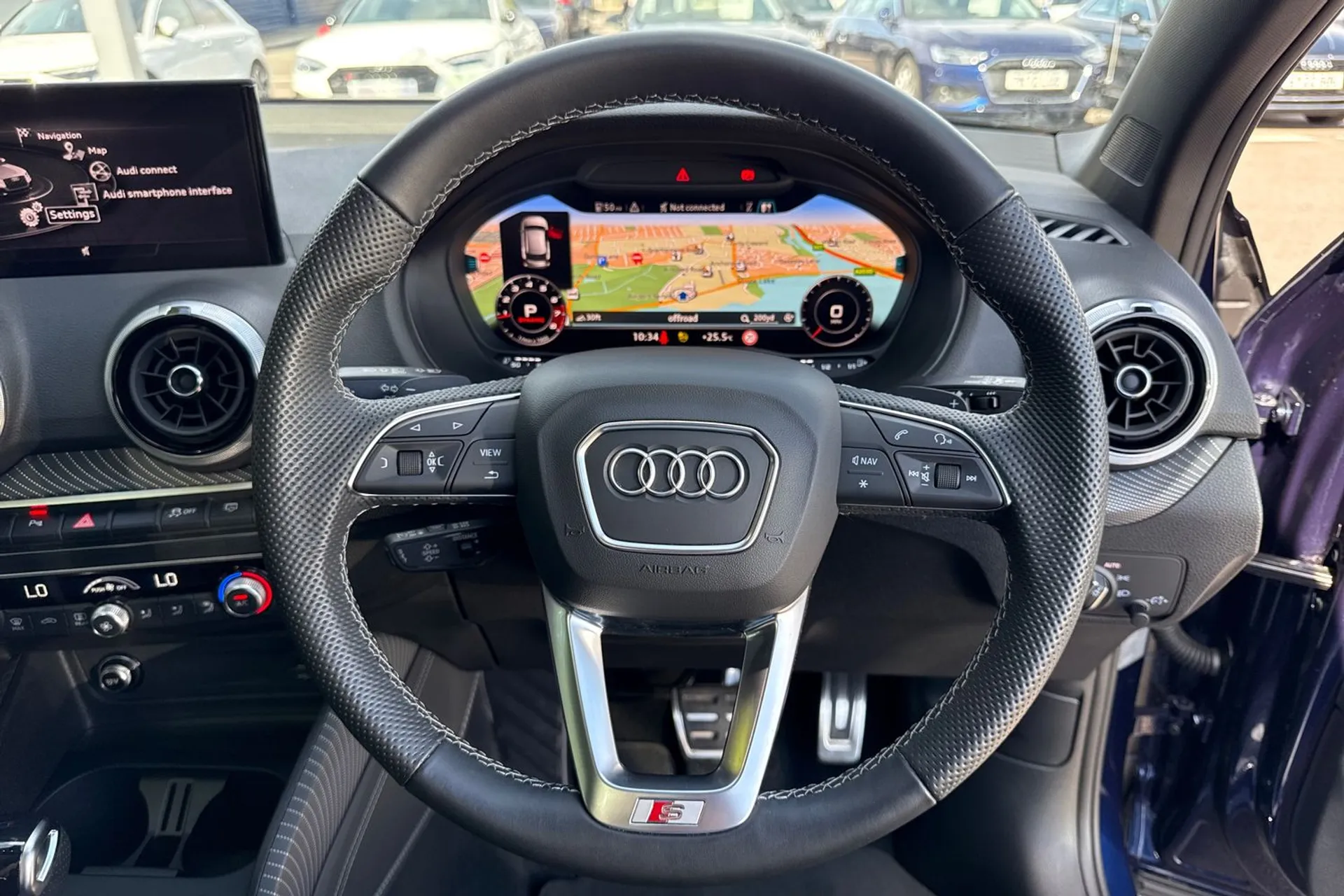 Audi Q2 thumbnail image number 41