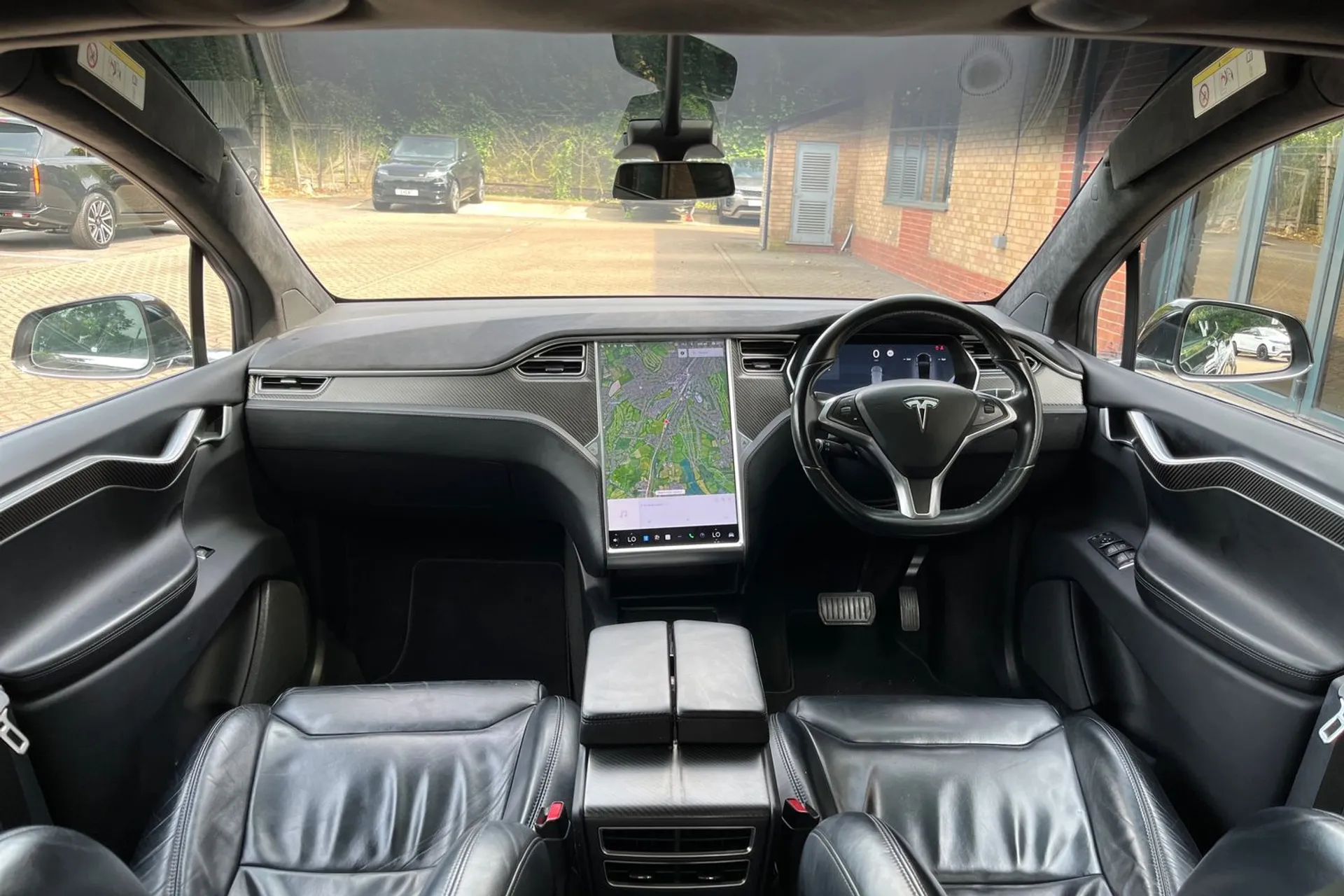 TESLA MODEL X thumbnail image number 3