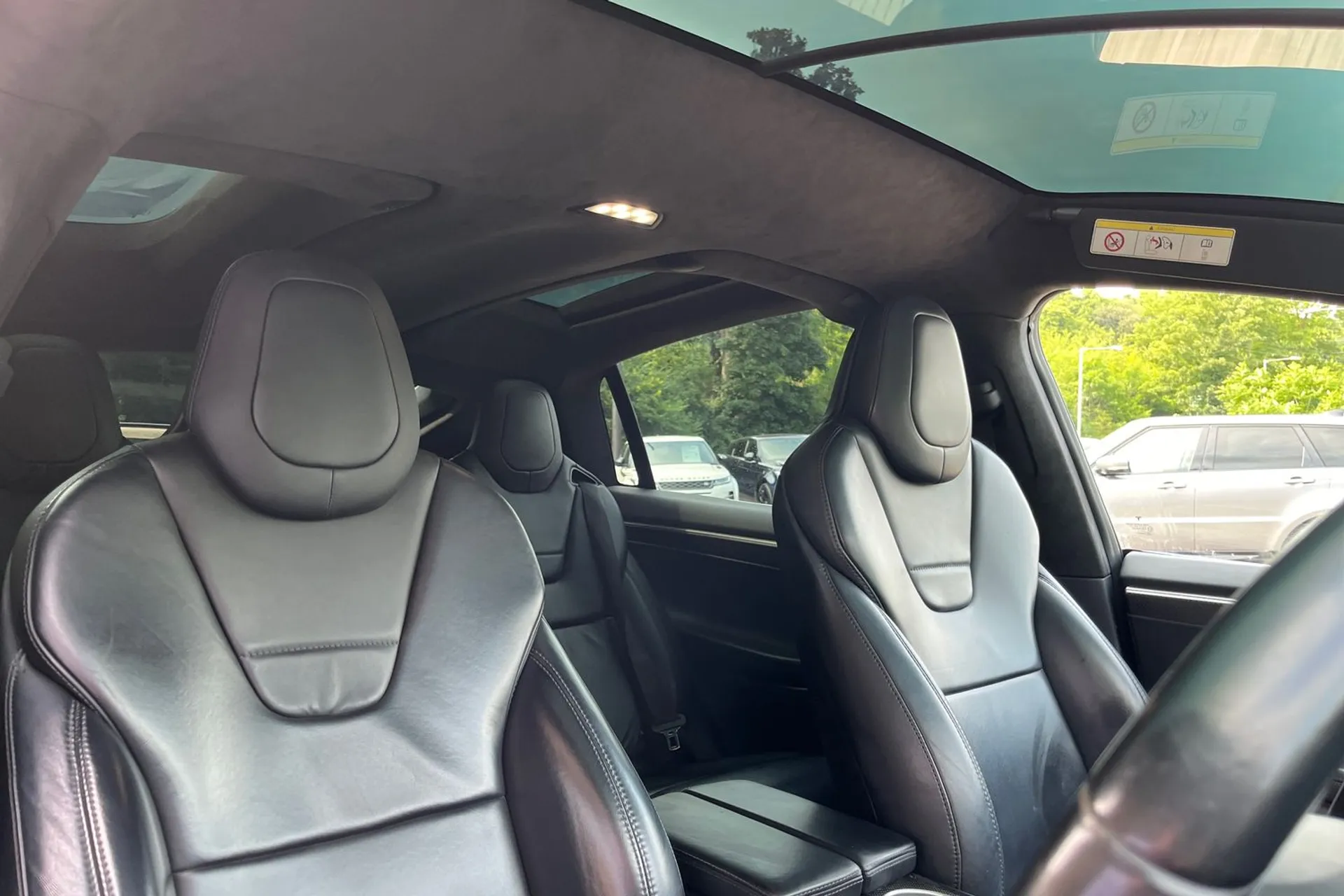 TESLA MODEL X thumbnail image number 8