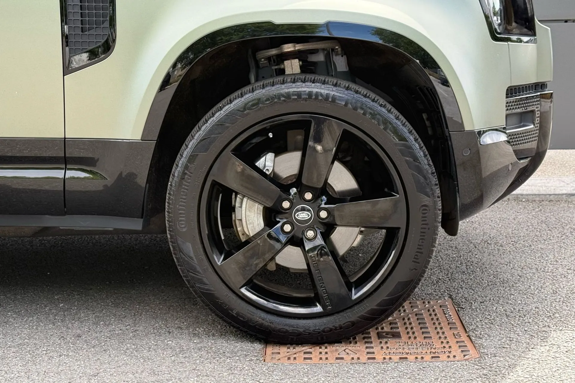 LAND ROVER DEFENDER thumbnail image number 24