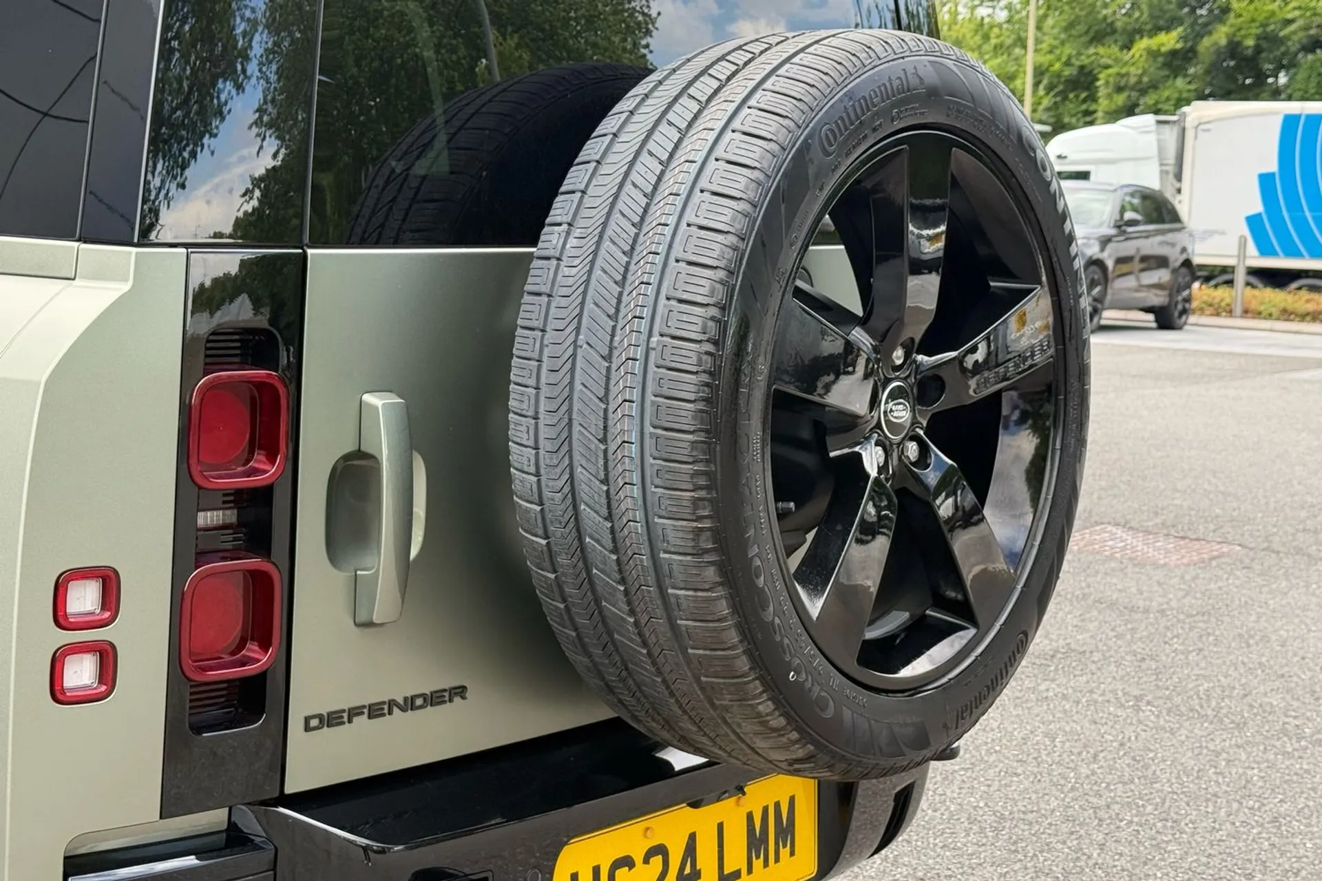 LAND ROVER DEFENDER thumbnail image number 51