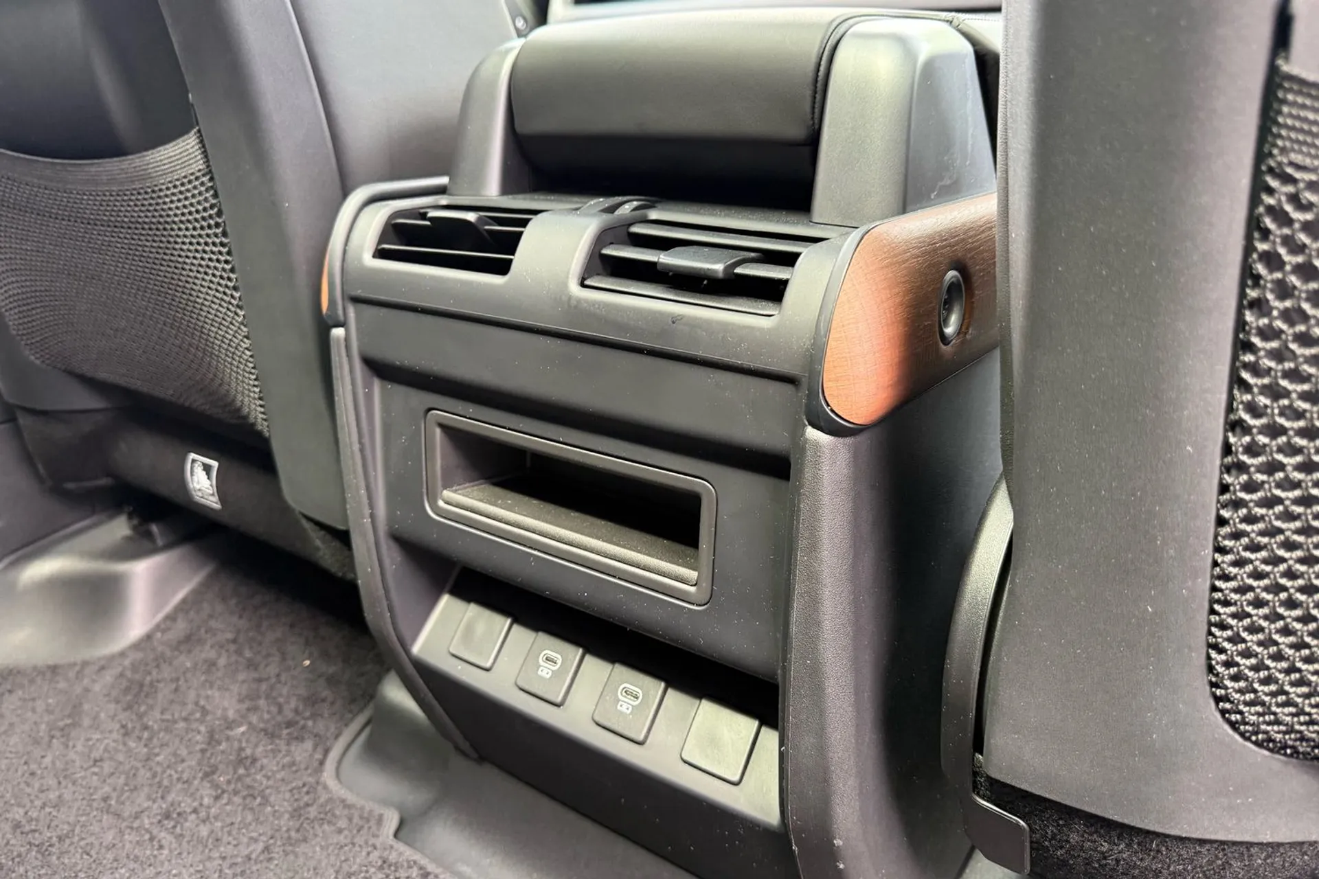 LAND ROVER DEFENDER thumbnail image number 39