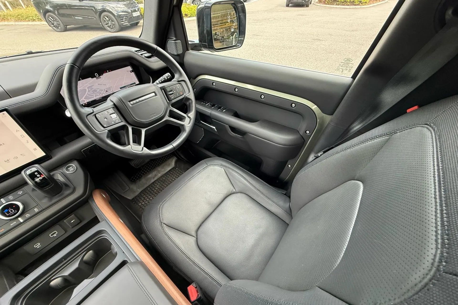 LAND ROVER DEFENDER thumbnail image number 14