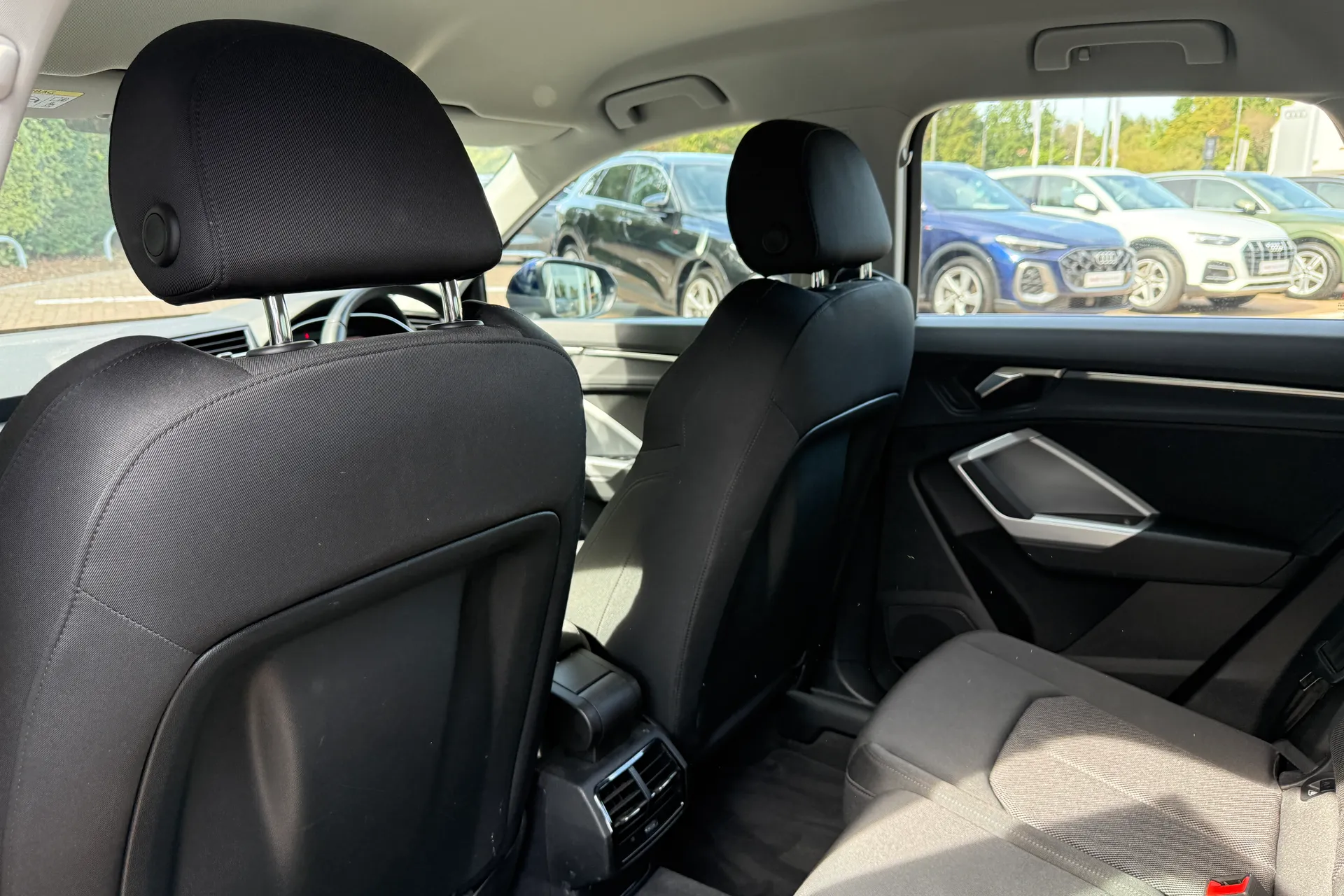 Audi Q3 thumbnail image number 43