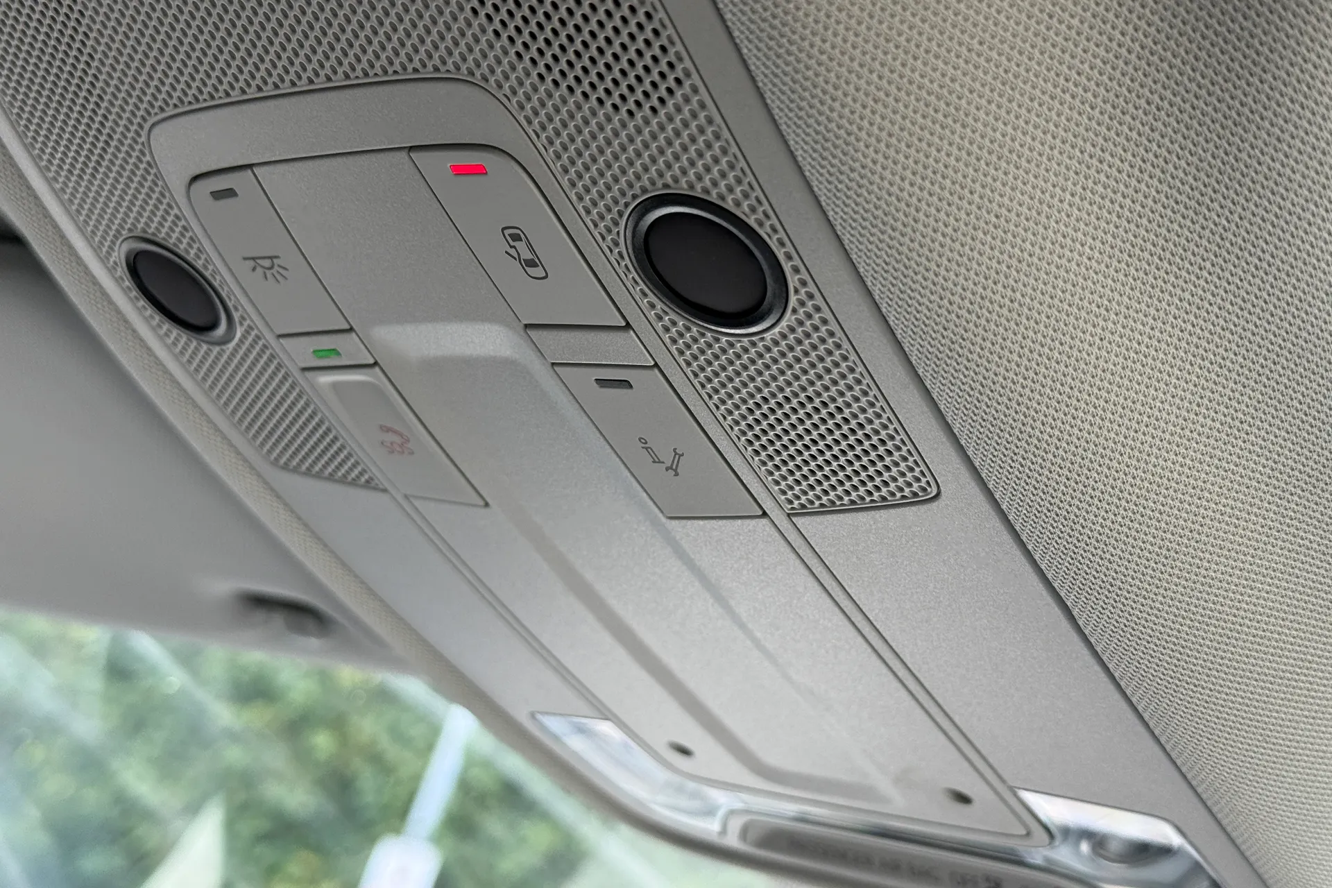 Audi Q3 thumbnail image number 16