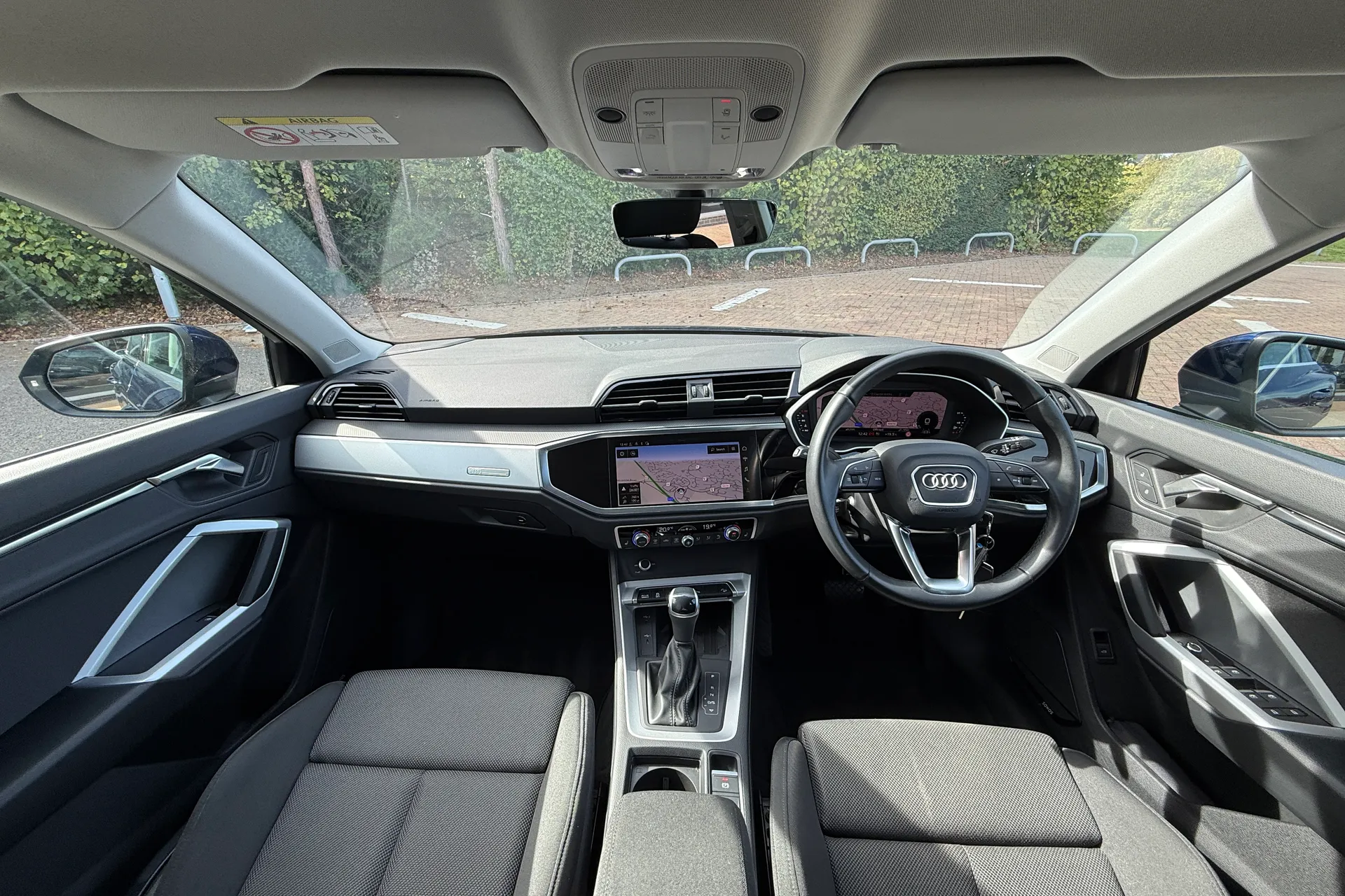 Audi Q3 thumbnail image number 31