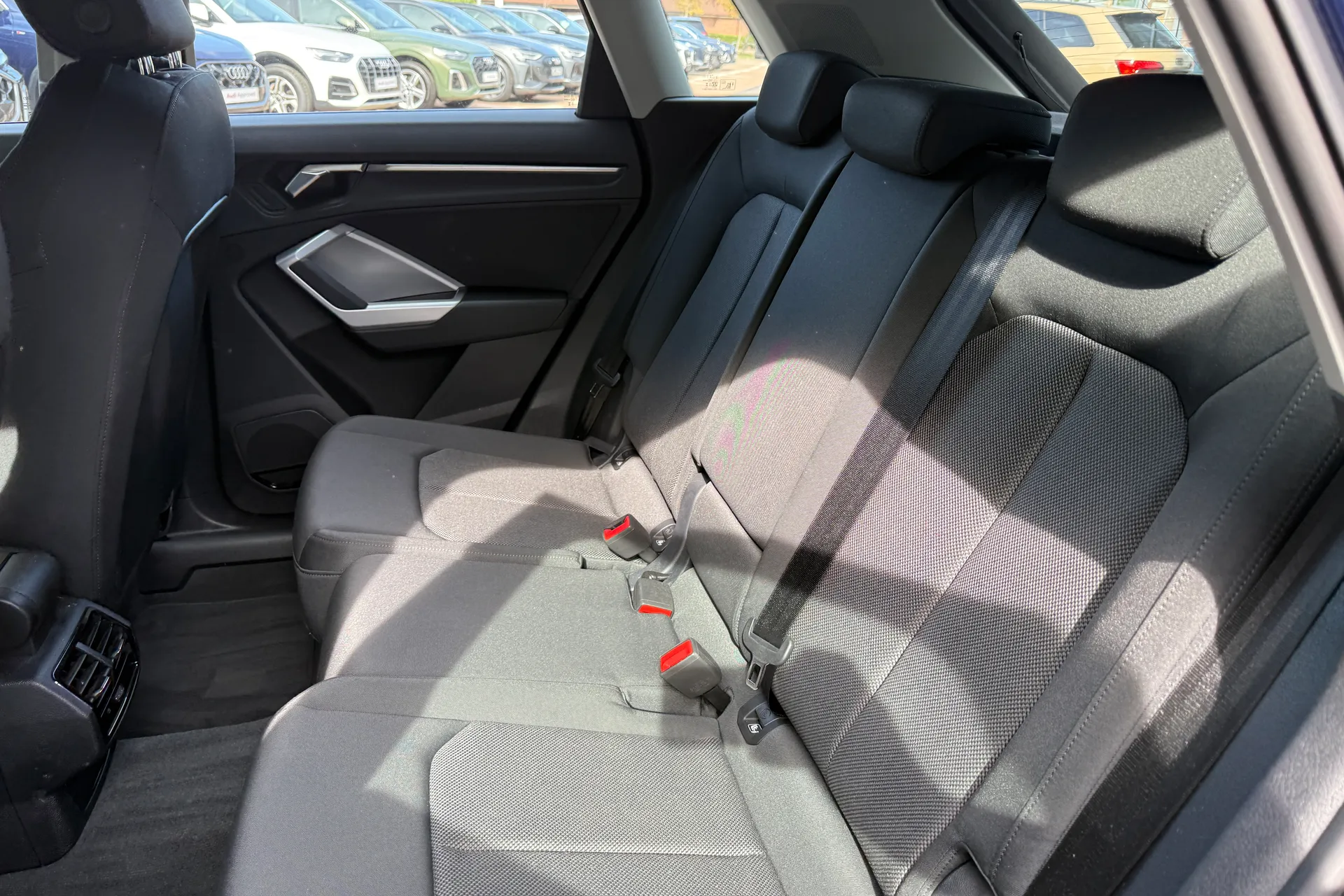 Audi Q3 thumbnail image number 44