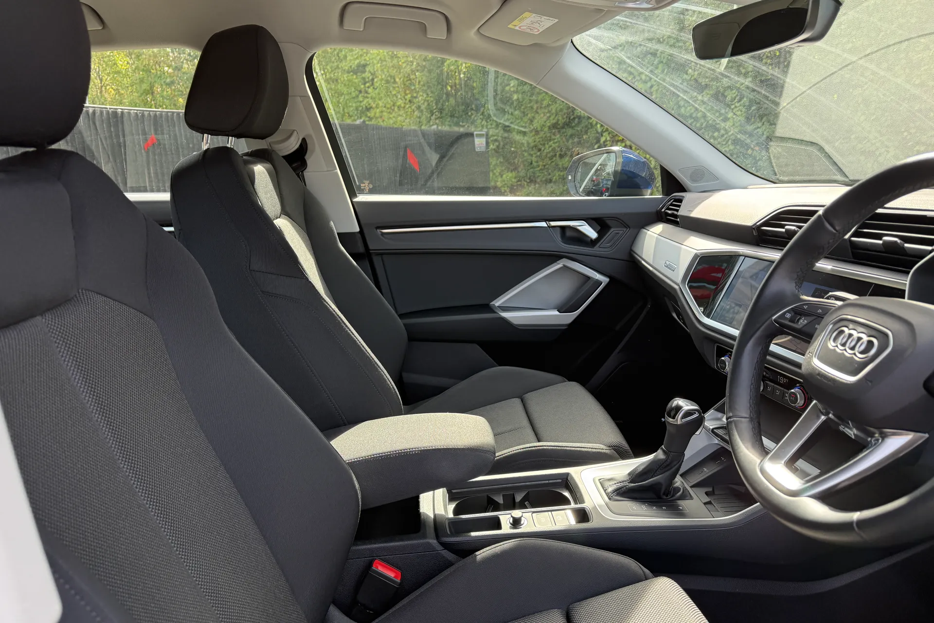 Audi Q3 thumbnail image number 24
