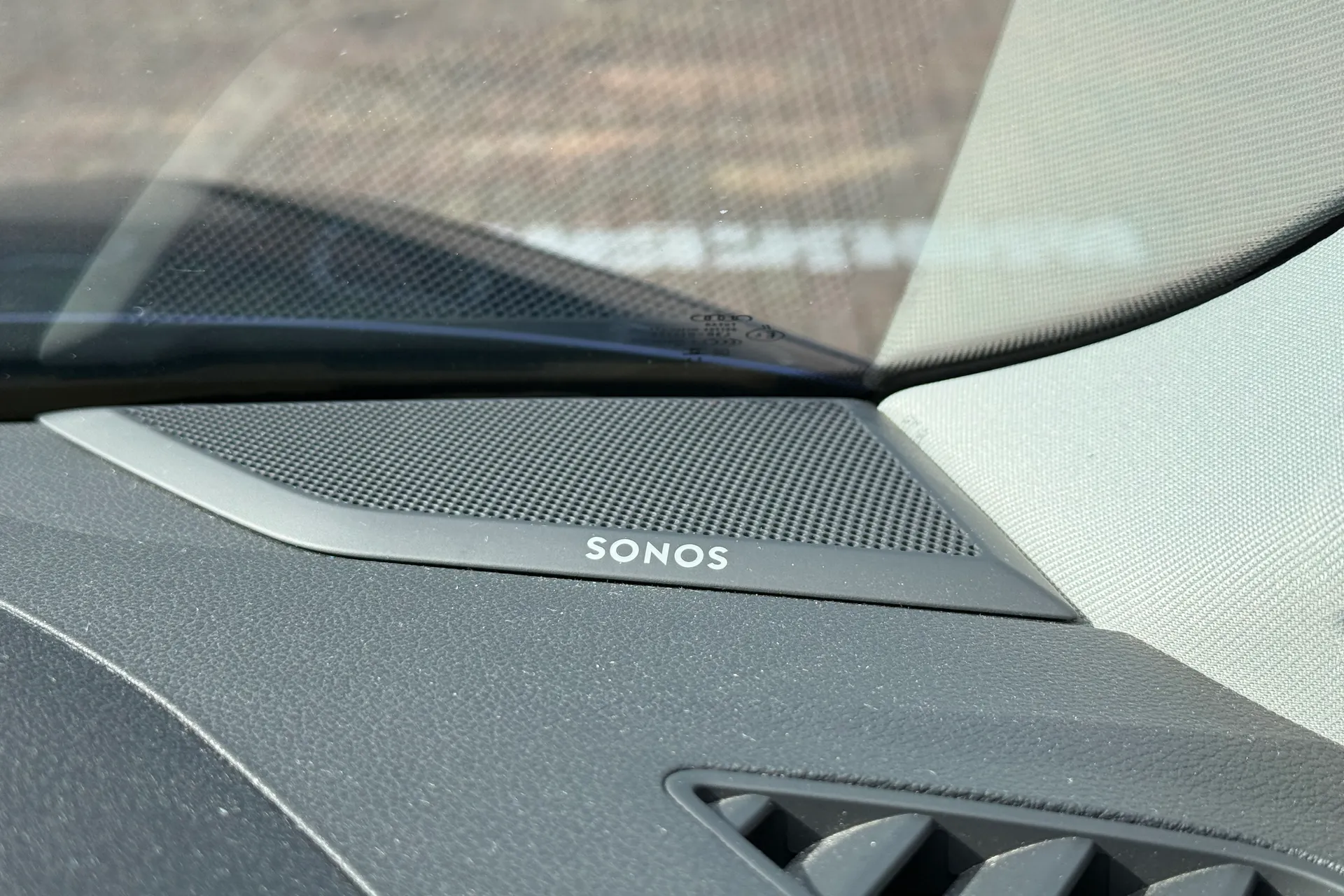 Audi Q3 thumbnail image number 5