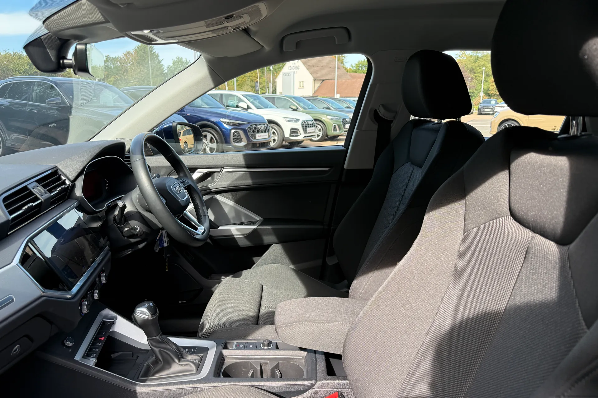 Audi Q3 thumbnail image number 48