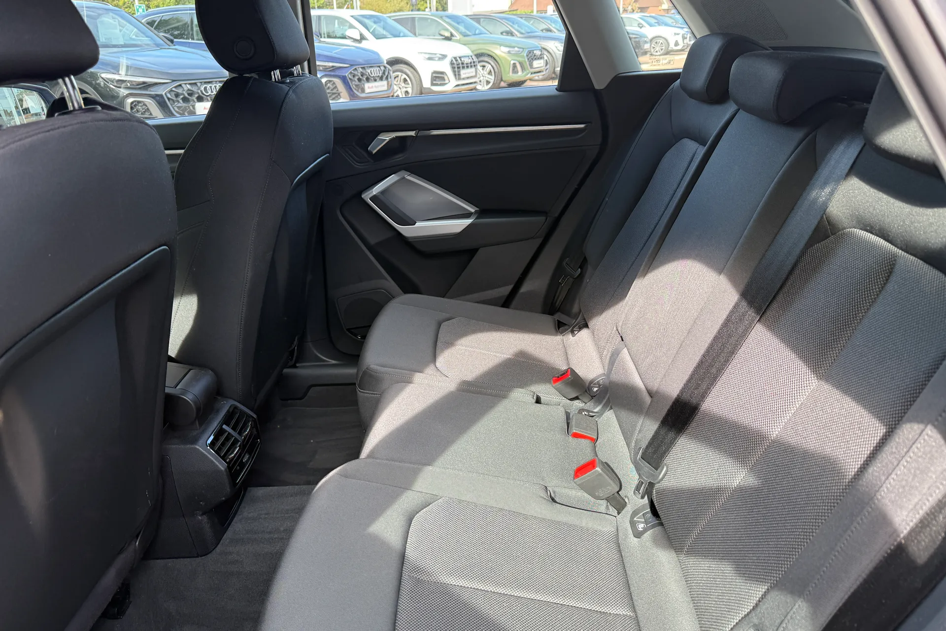 Audi Q3 thumbnail image number 45