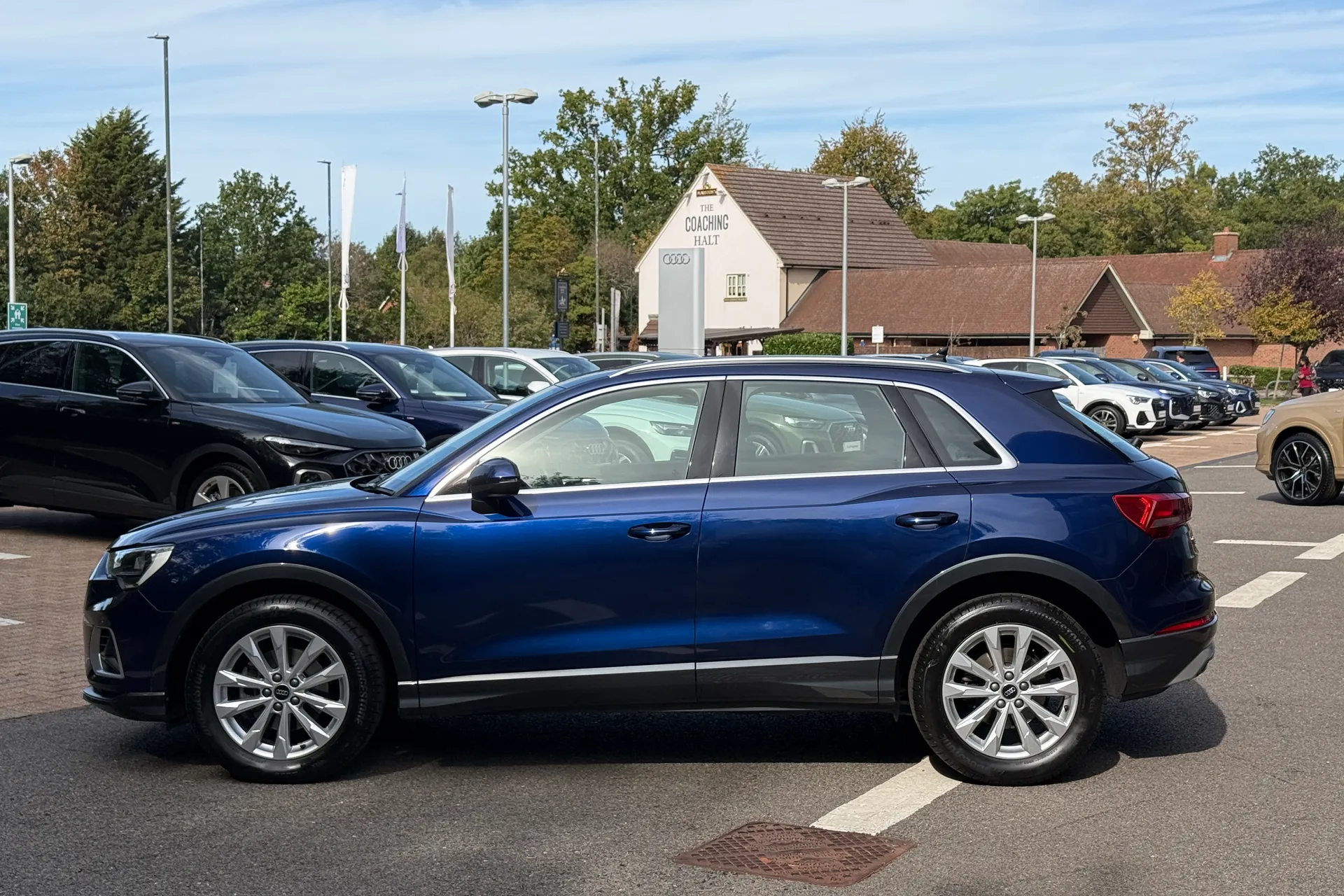Audi Q3 thumbnail image number 42