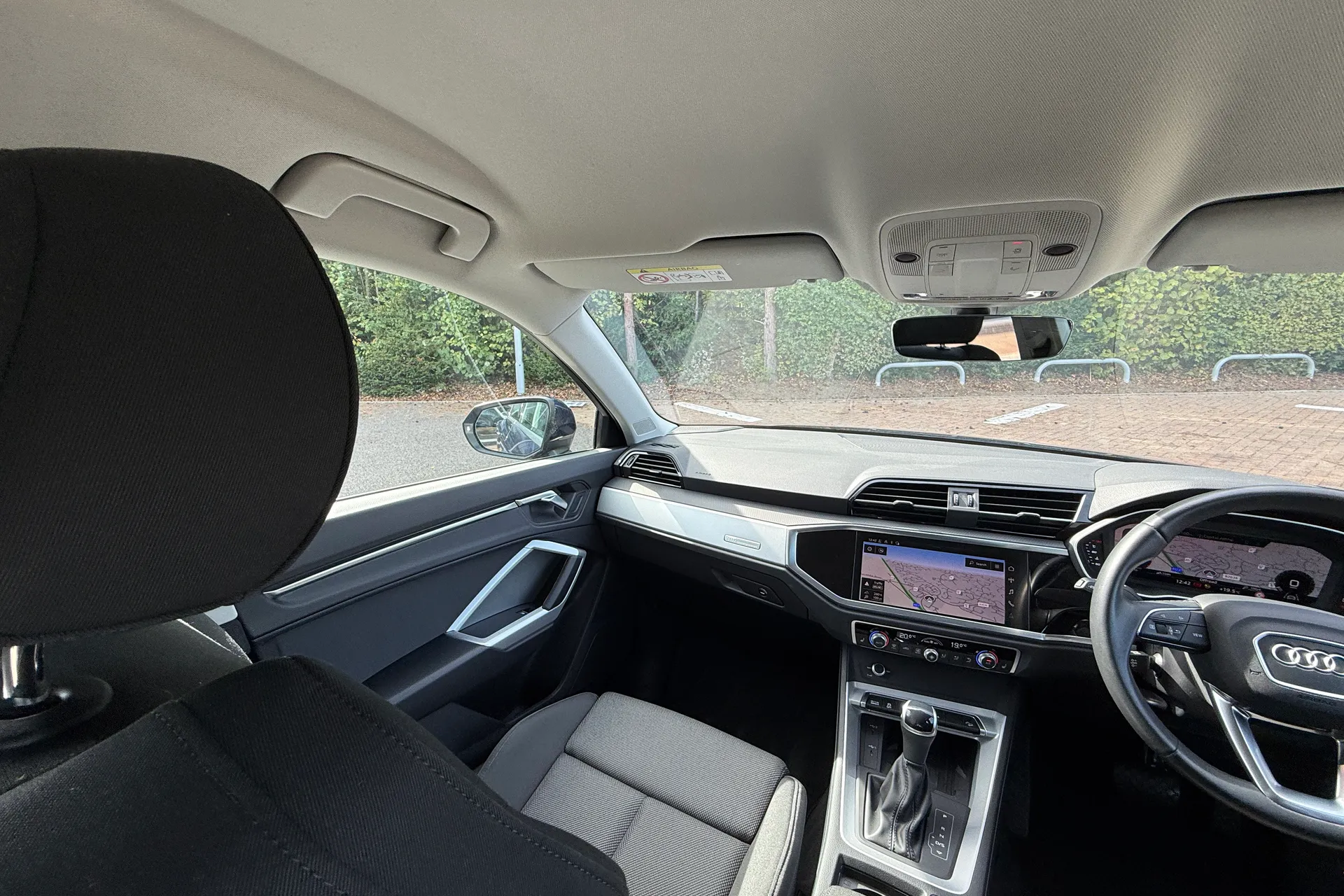Audi Q3 thumbnail image number 32