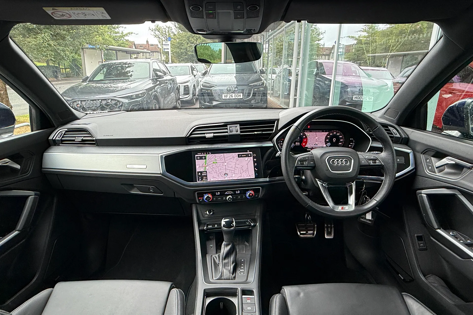 Audi Q3 thumbnail image number 40