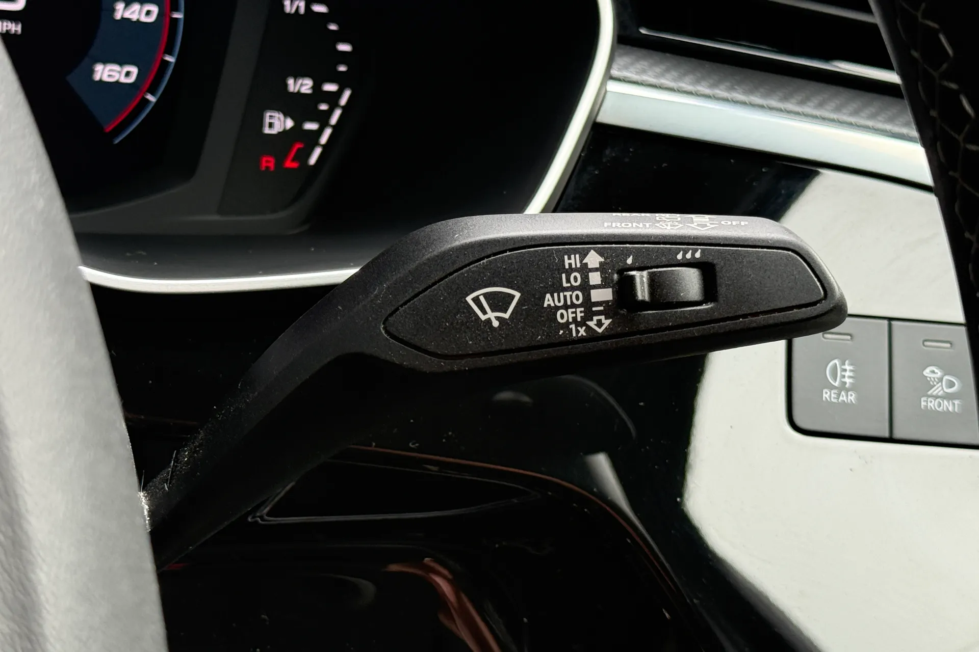 Audi Q3 thumbnail image number 13