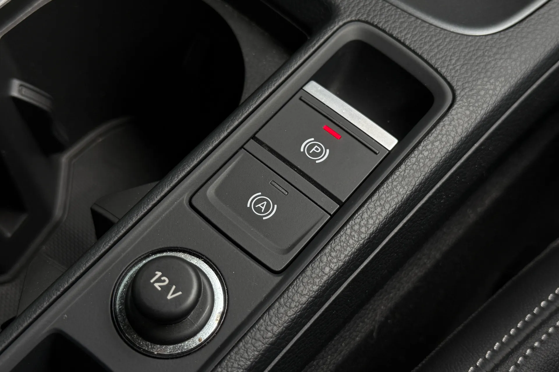 Audi Q3 thumbnail image number 28