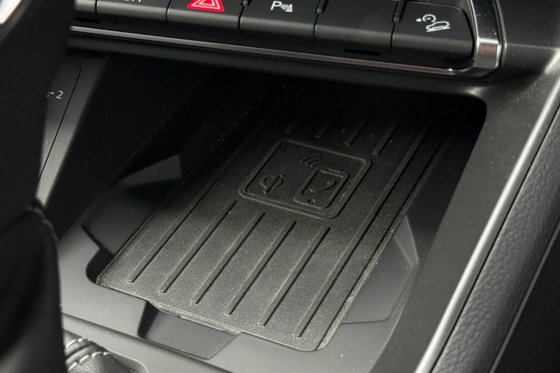 Audi Q3 thumbnail image number 31
