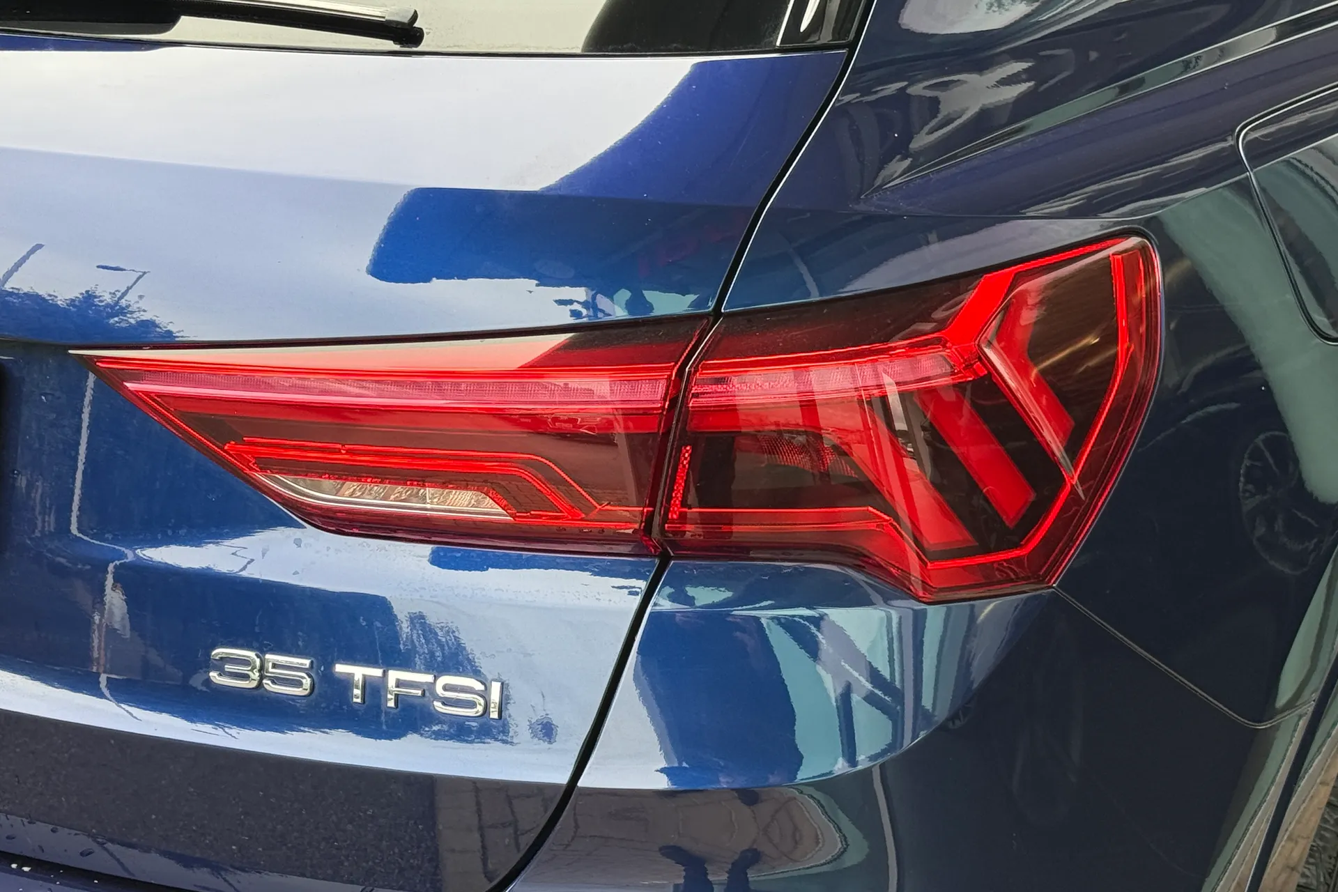 Audi Q3 thumbnail image number 45