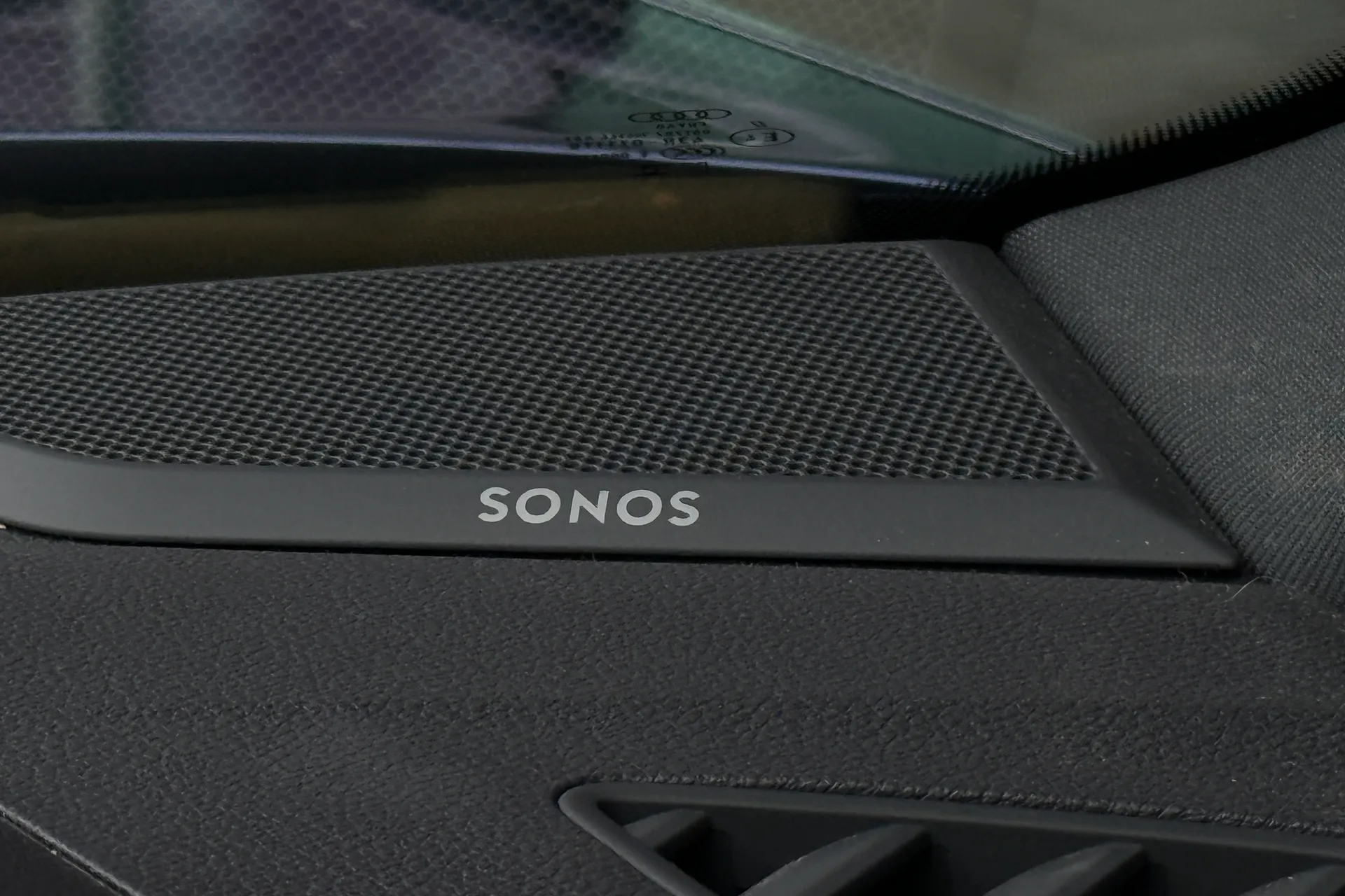 Audi Q3 thumbnail image number 30