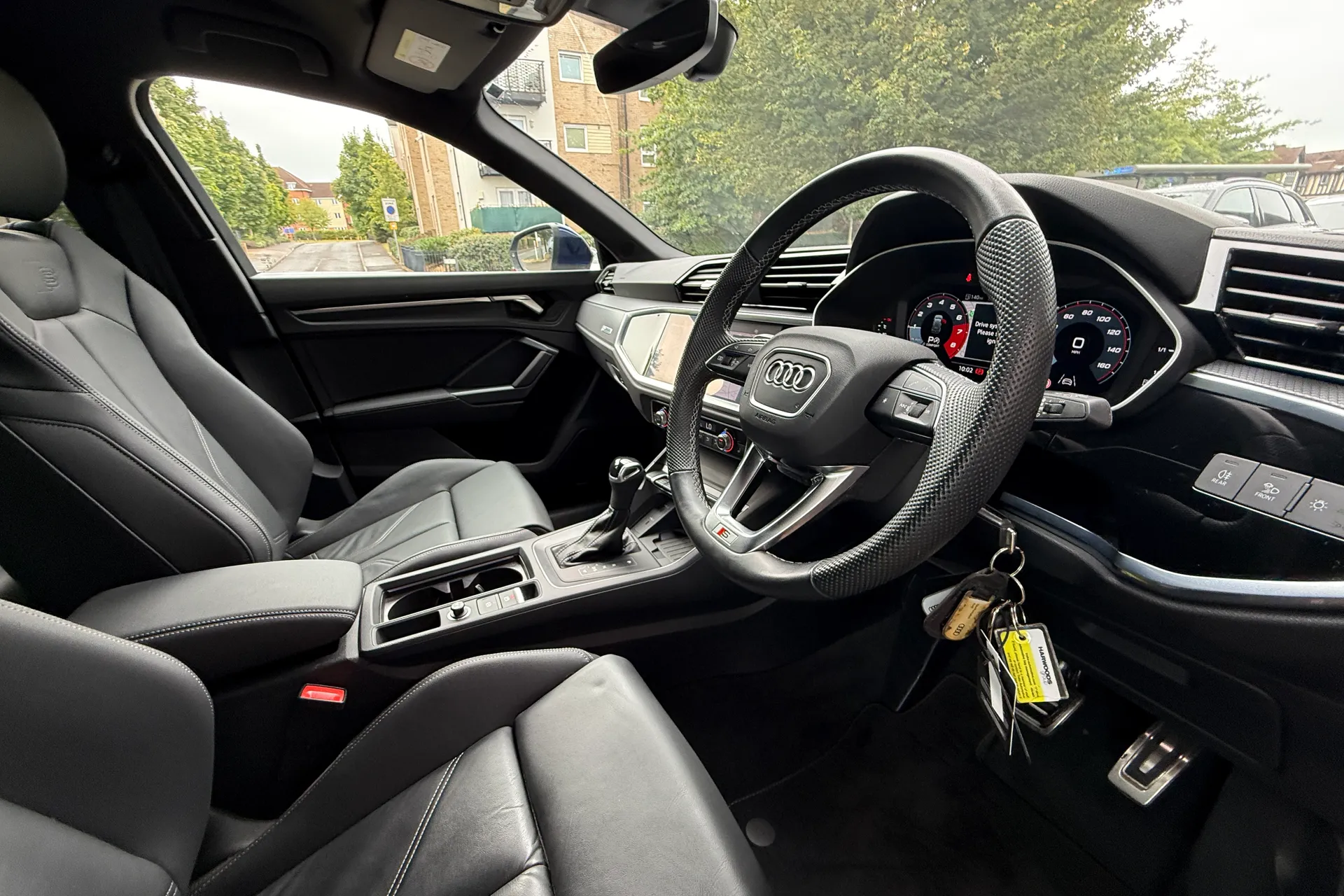 Audi Q3 thumbnail image number 6