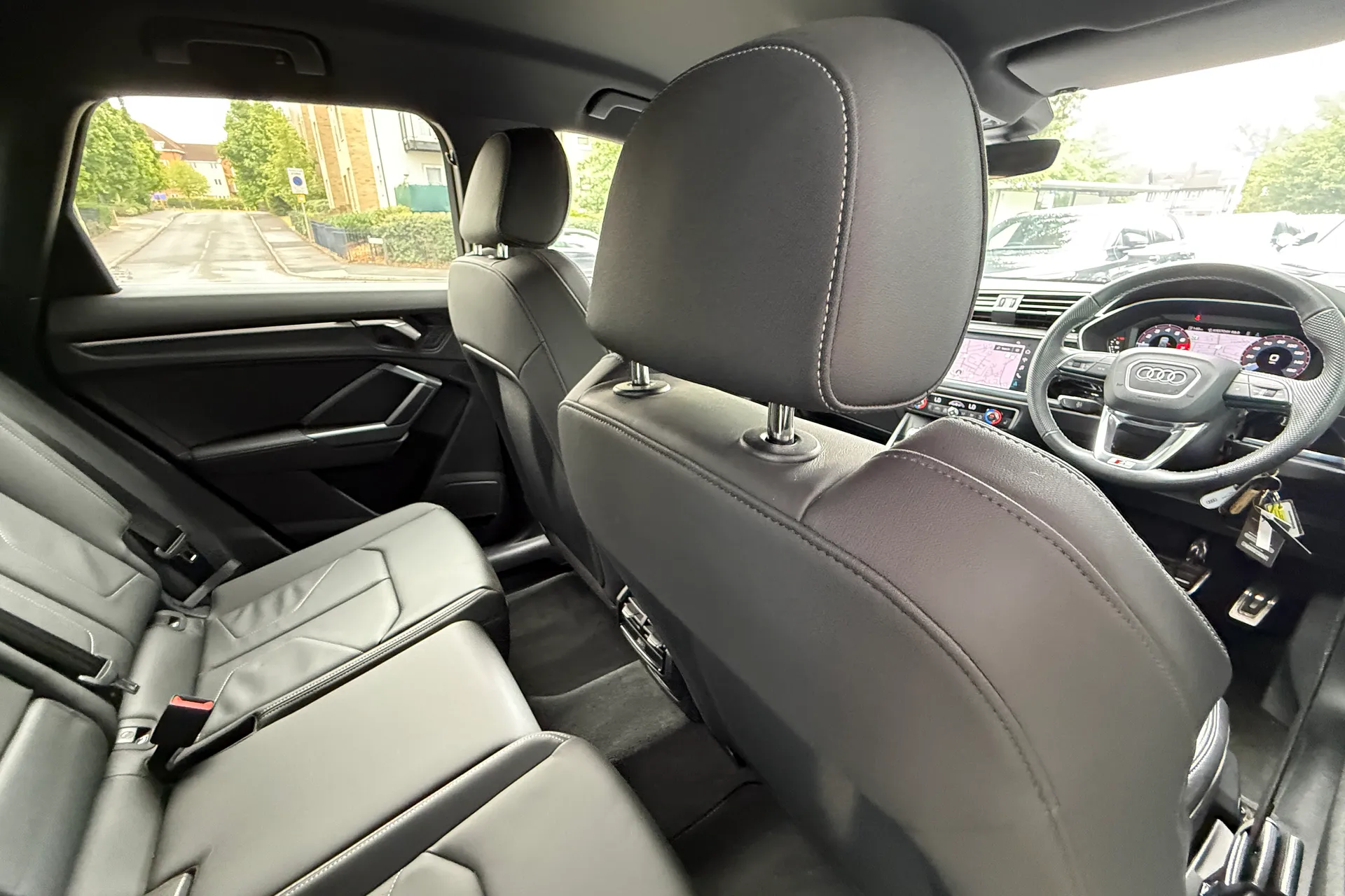 Audi Q3 thumbnail image number 38
