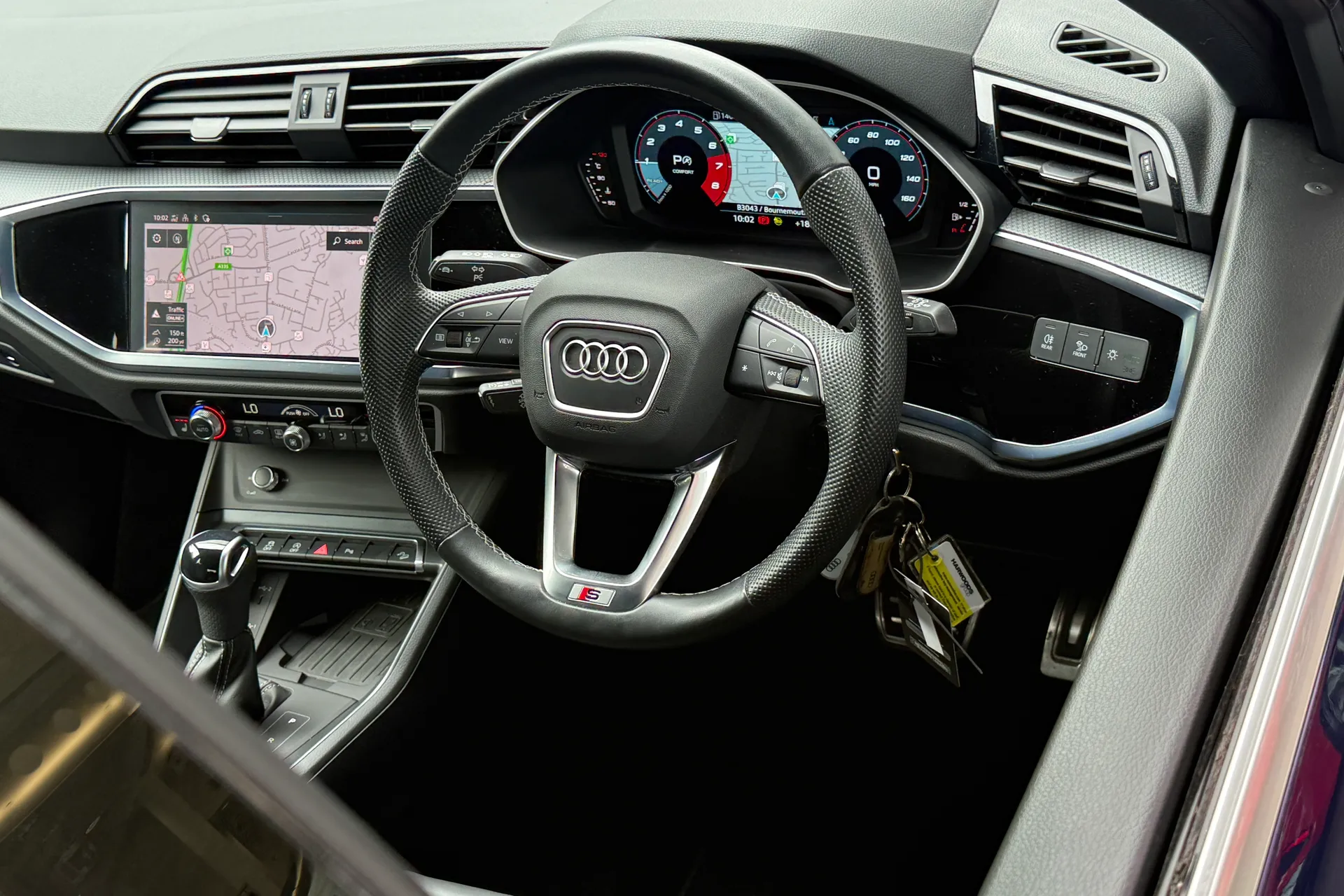 Audi Q3 thumbnail image number 33