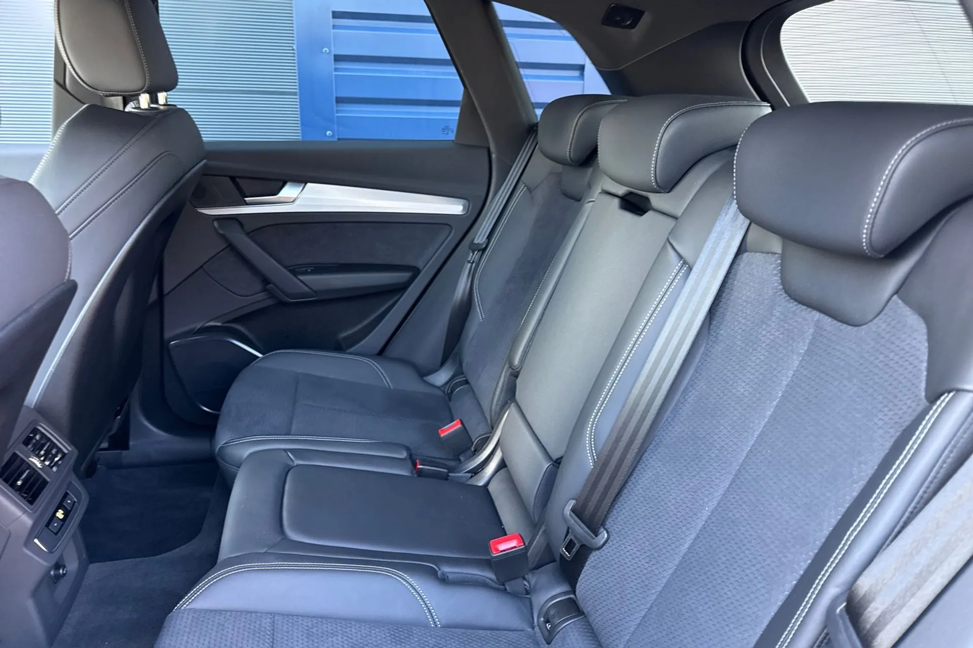 Audi Q5 thumbnail image number 32