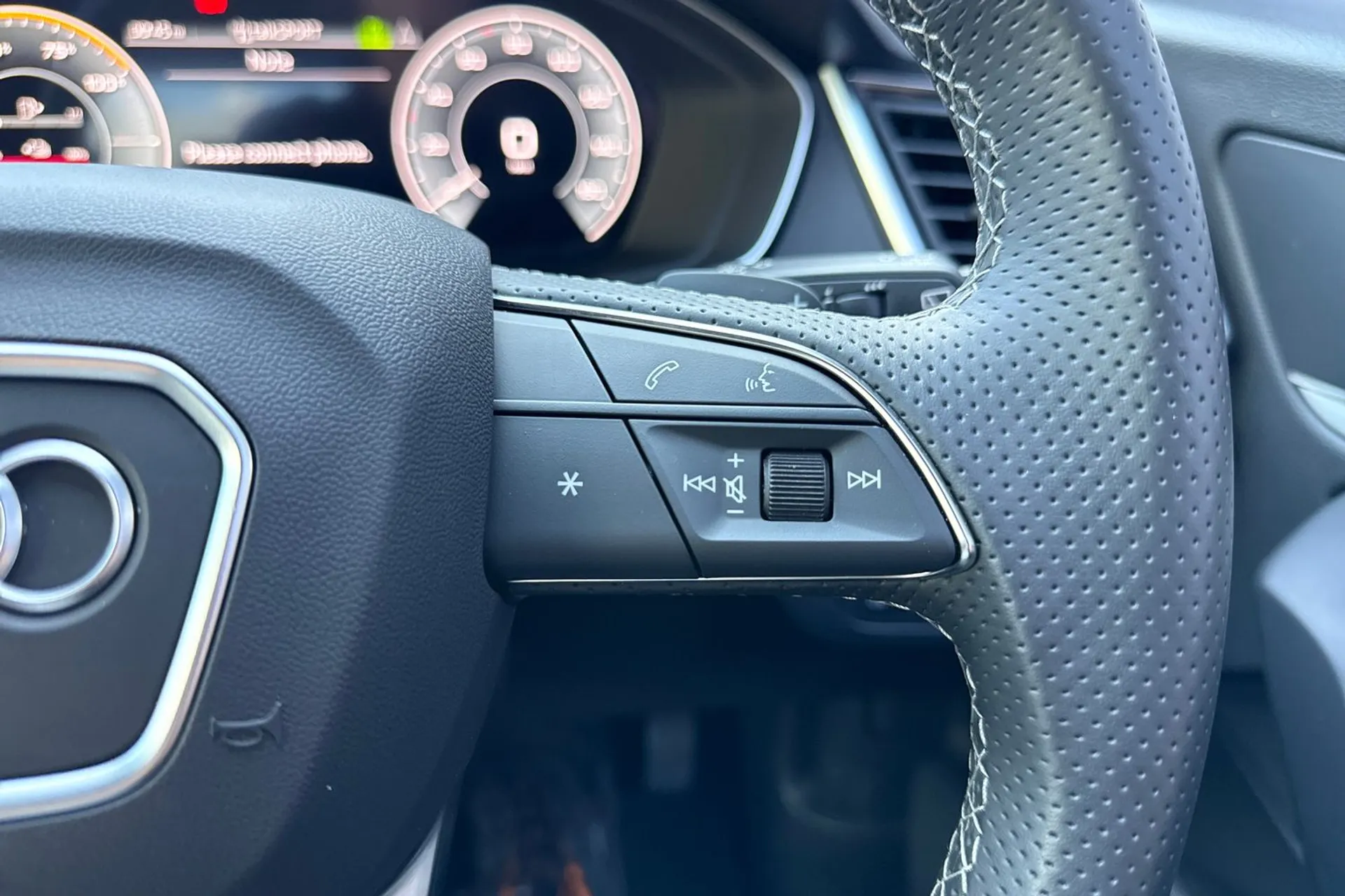 Audi Q5 thumbnail image number 44