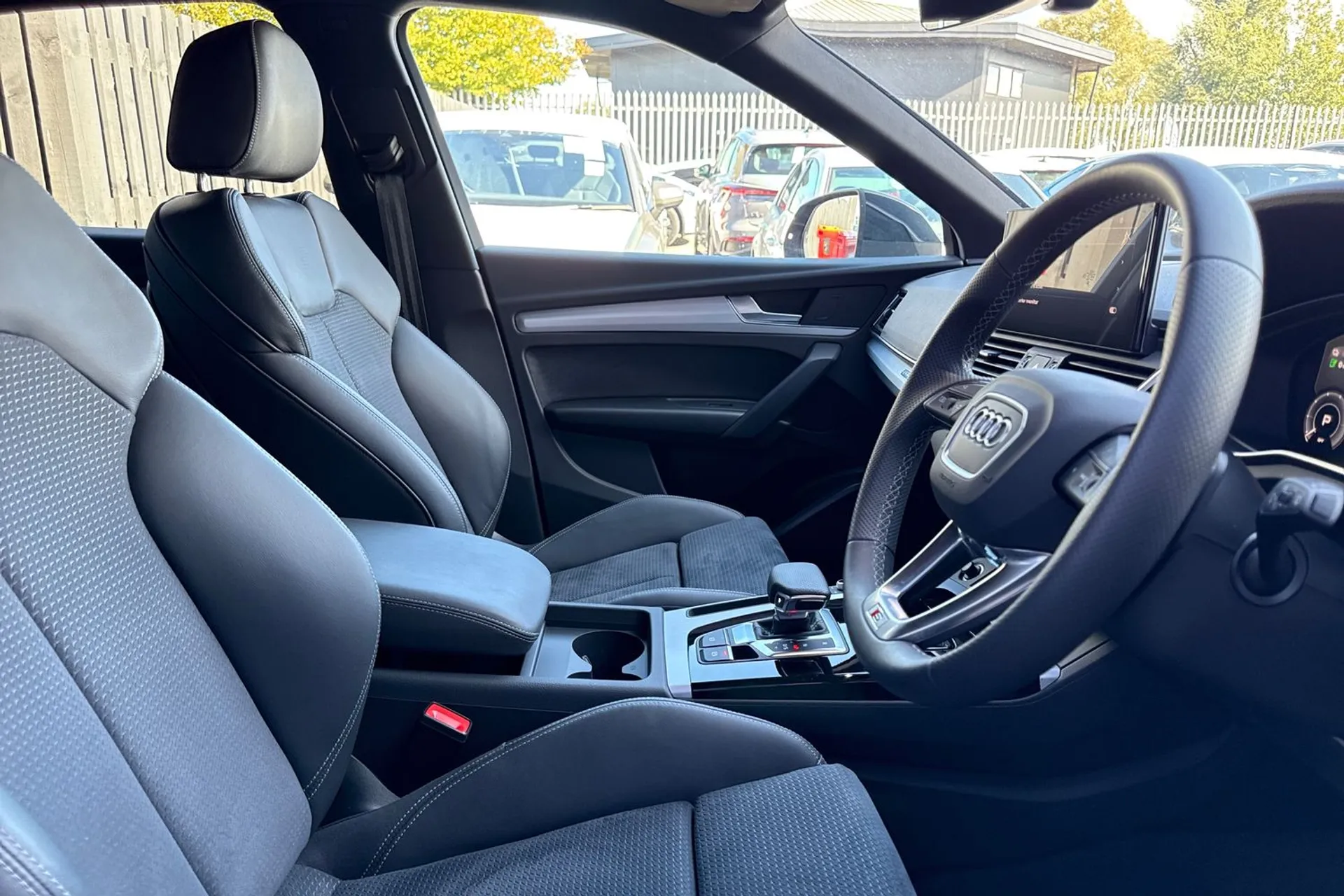 Audi Q5 thumbnail image number 24