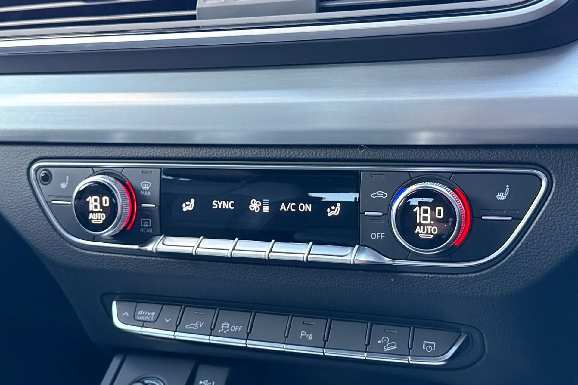 Audi Q5 thumbnail image number 30