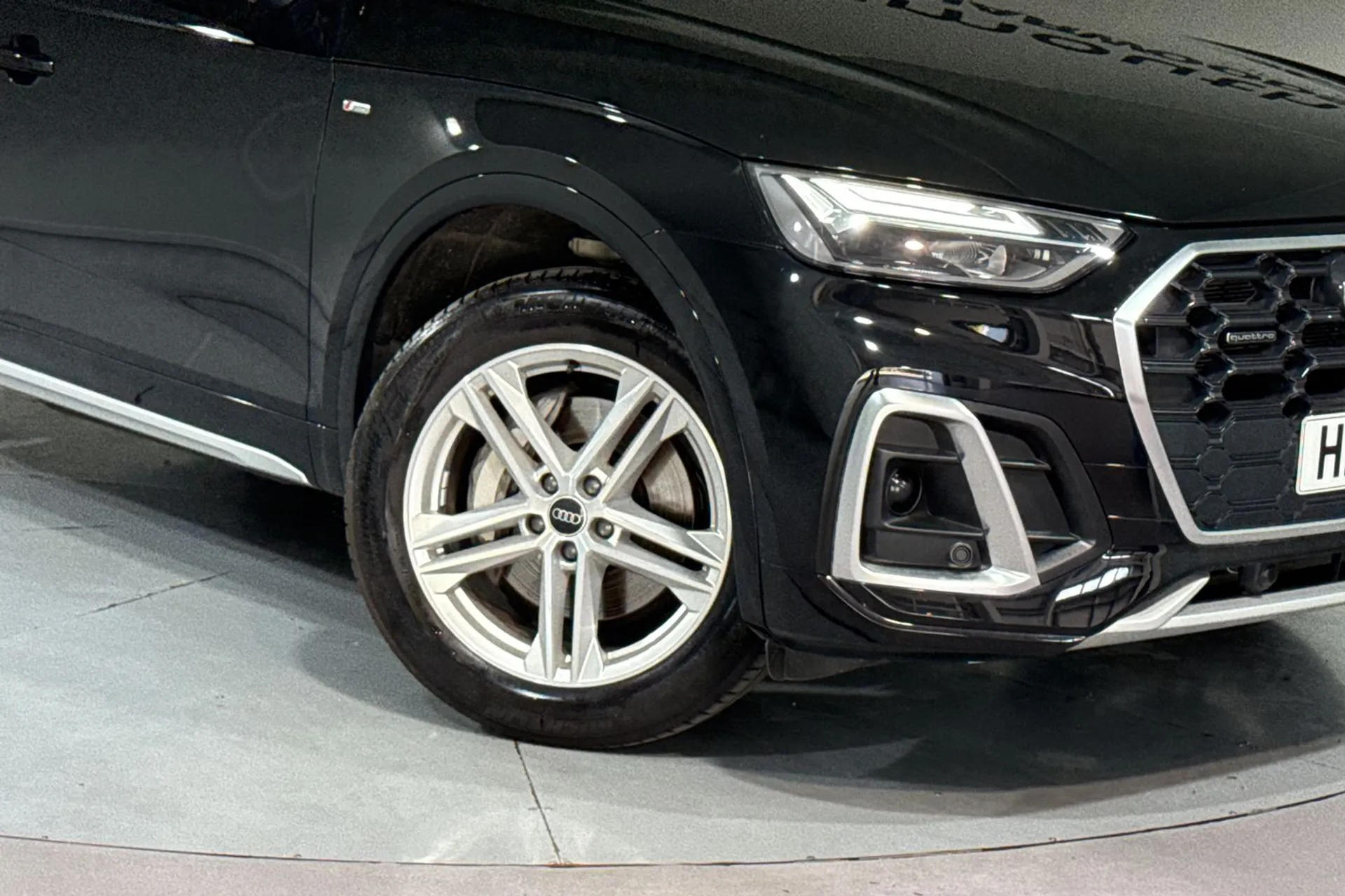 Audi Q5 thumbnail image number 9
