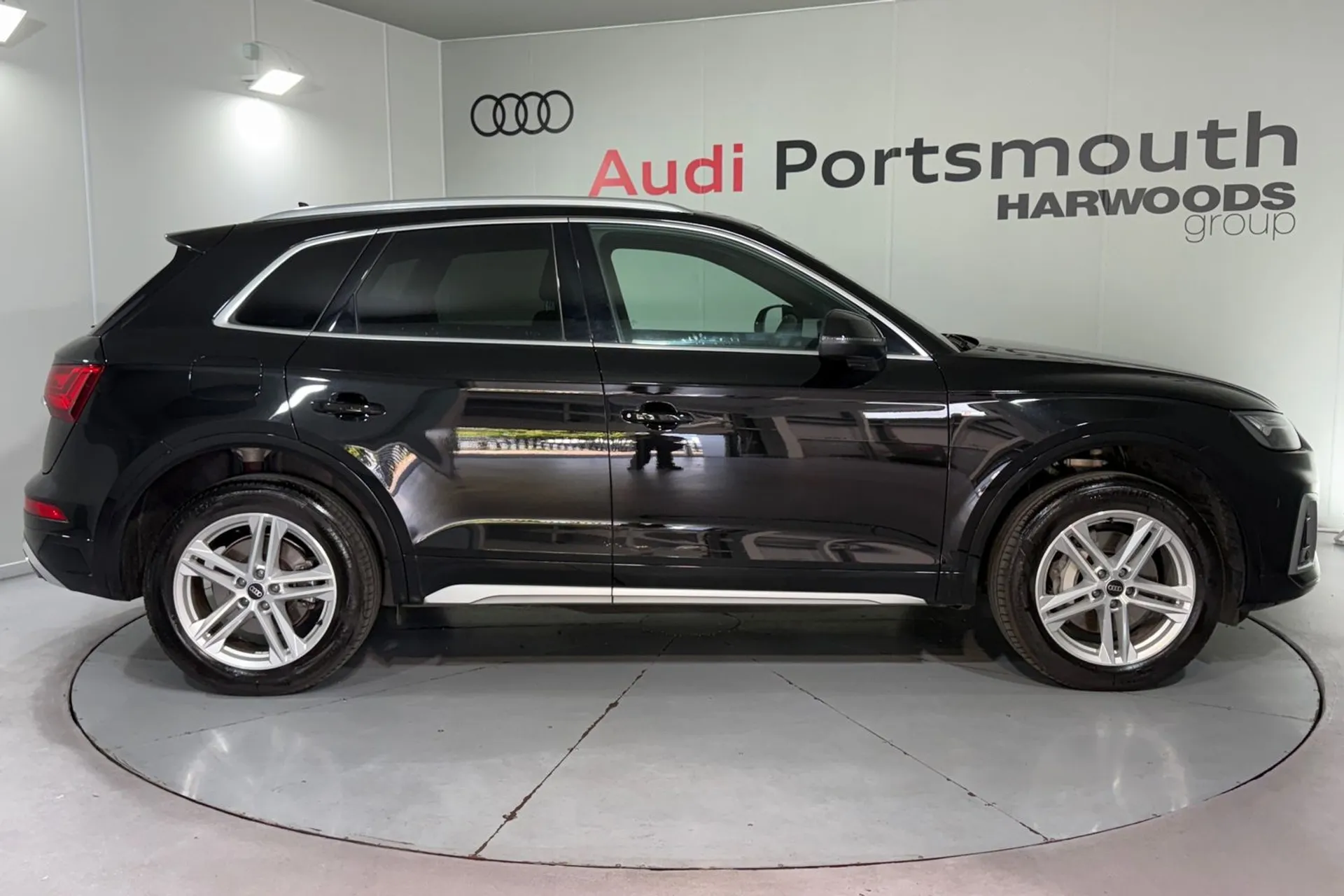 Audi Q5 thumbnail image number 2