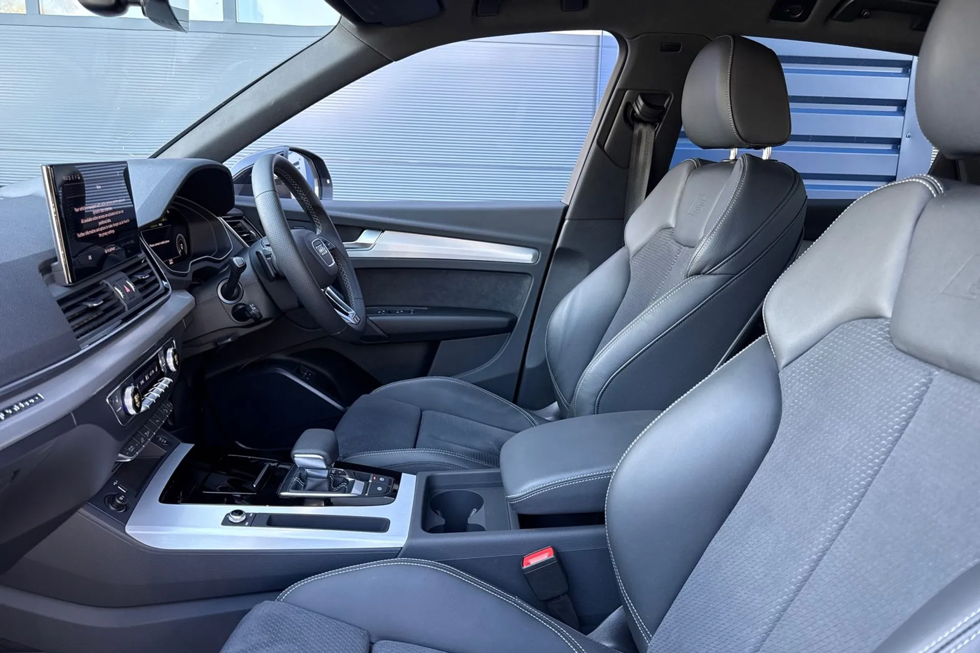 Audi Q5 thumbnail image number 29