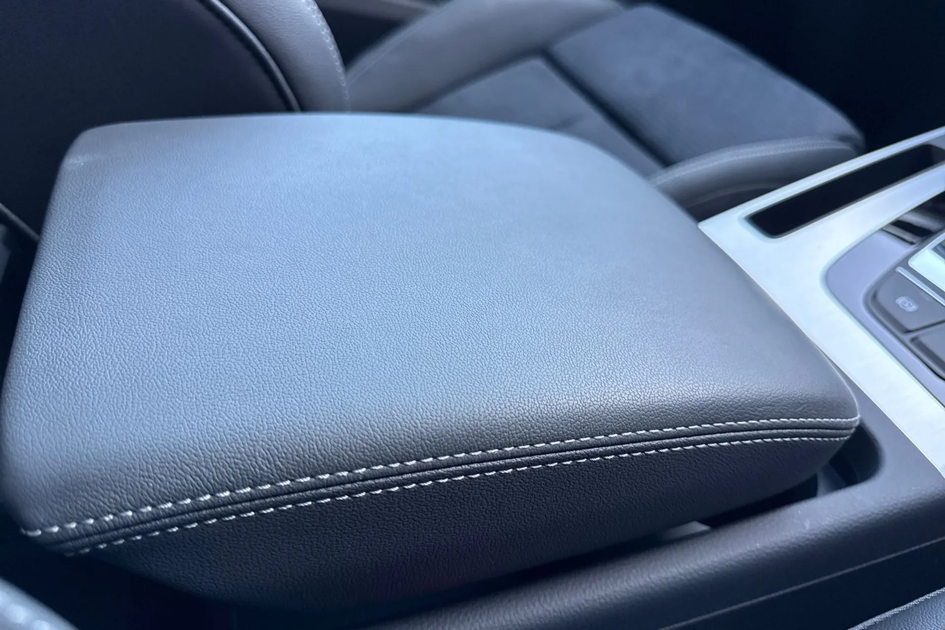 Audi Q5 thumbnail image number 47