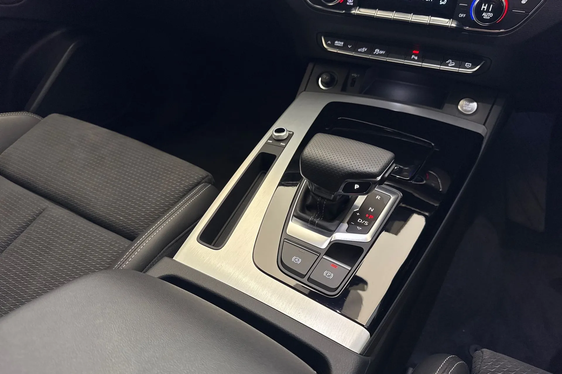 Audi Q5 thumbnail image number 40