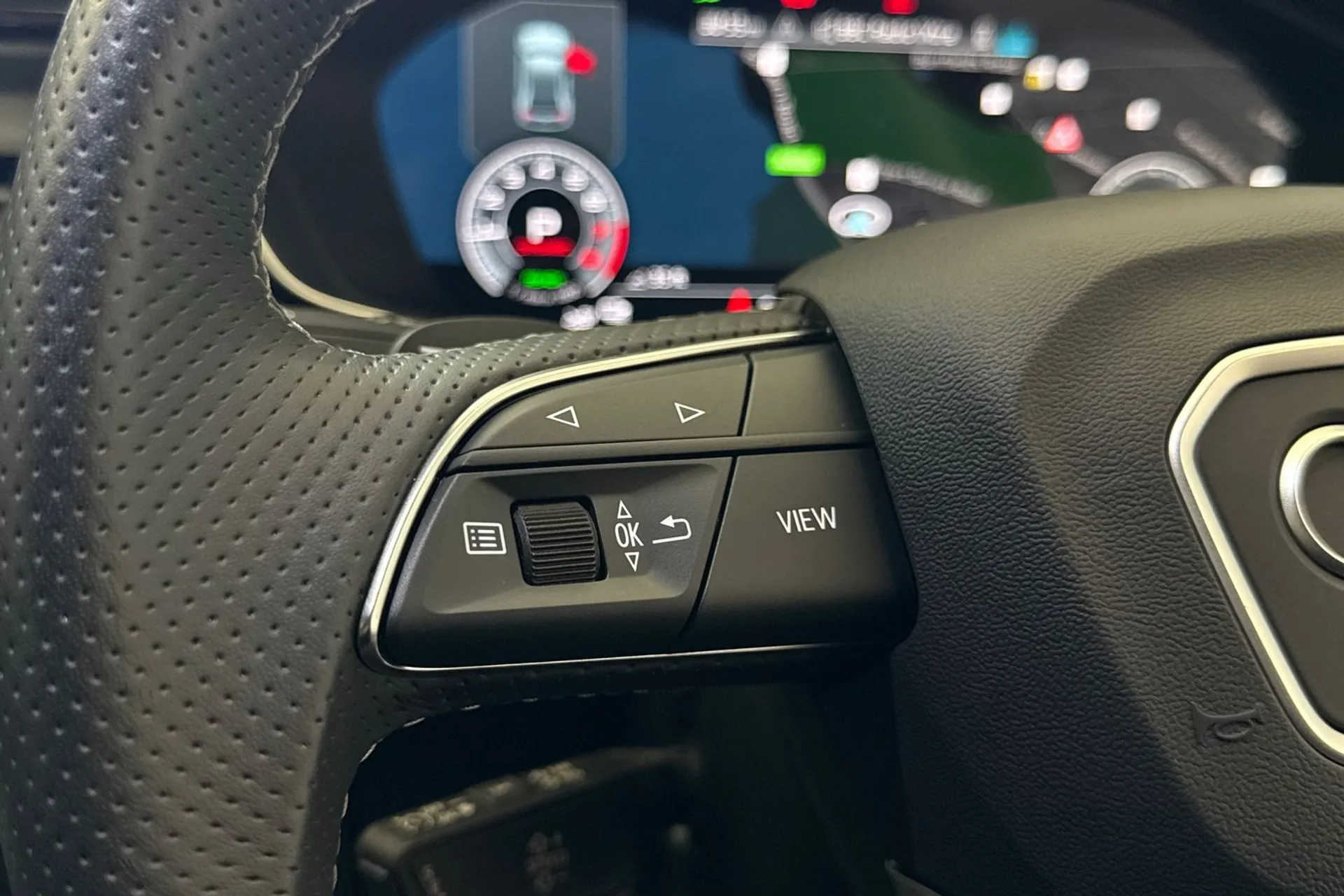 Audi Q5 thumbnail image number 36