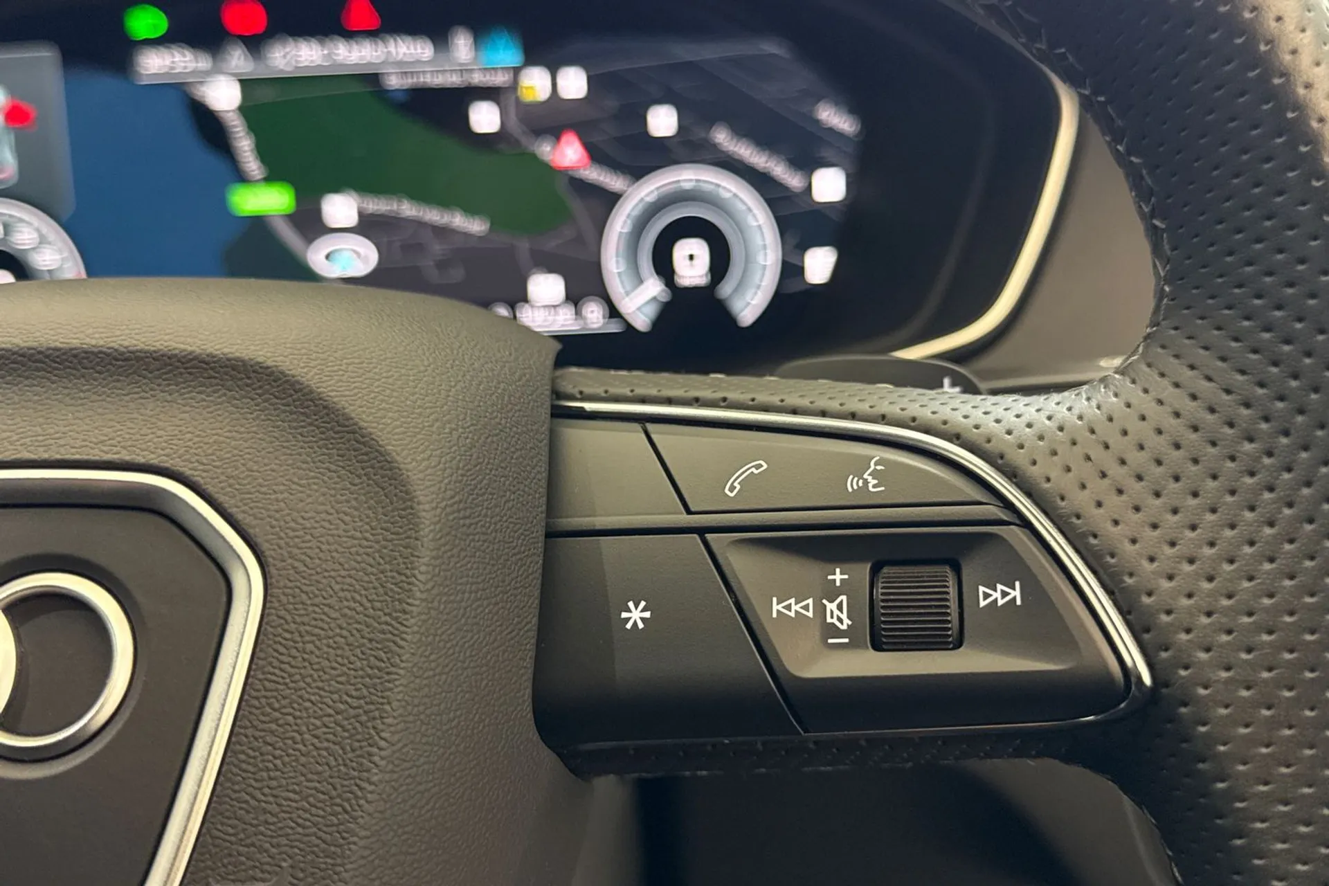 Audi Q5 thumbnail image number 37