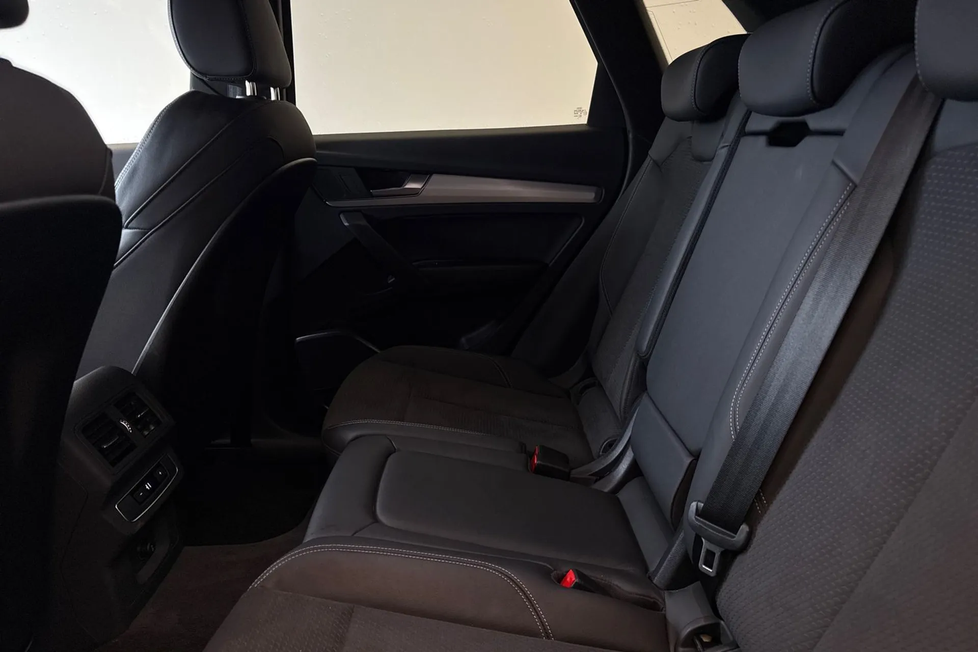 Audi Q5 thumbnail image number 30