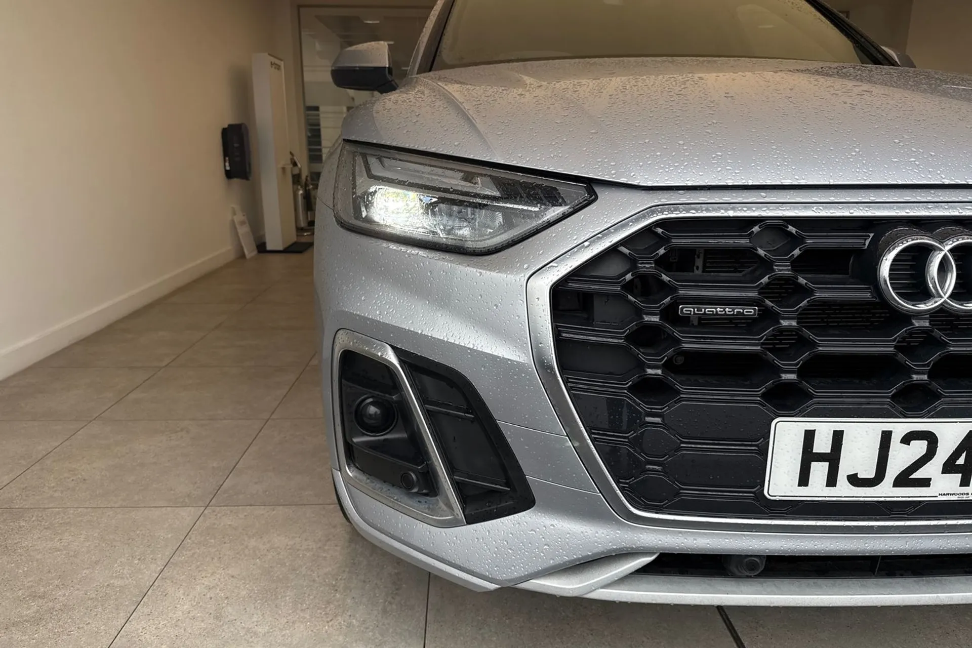 Audi Q5 thumbnail image number 23