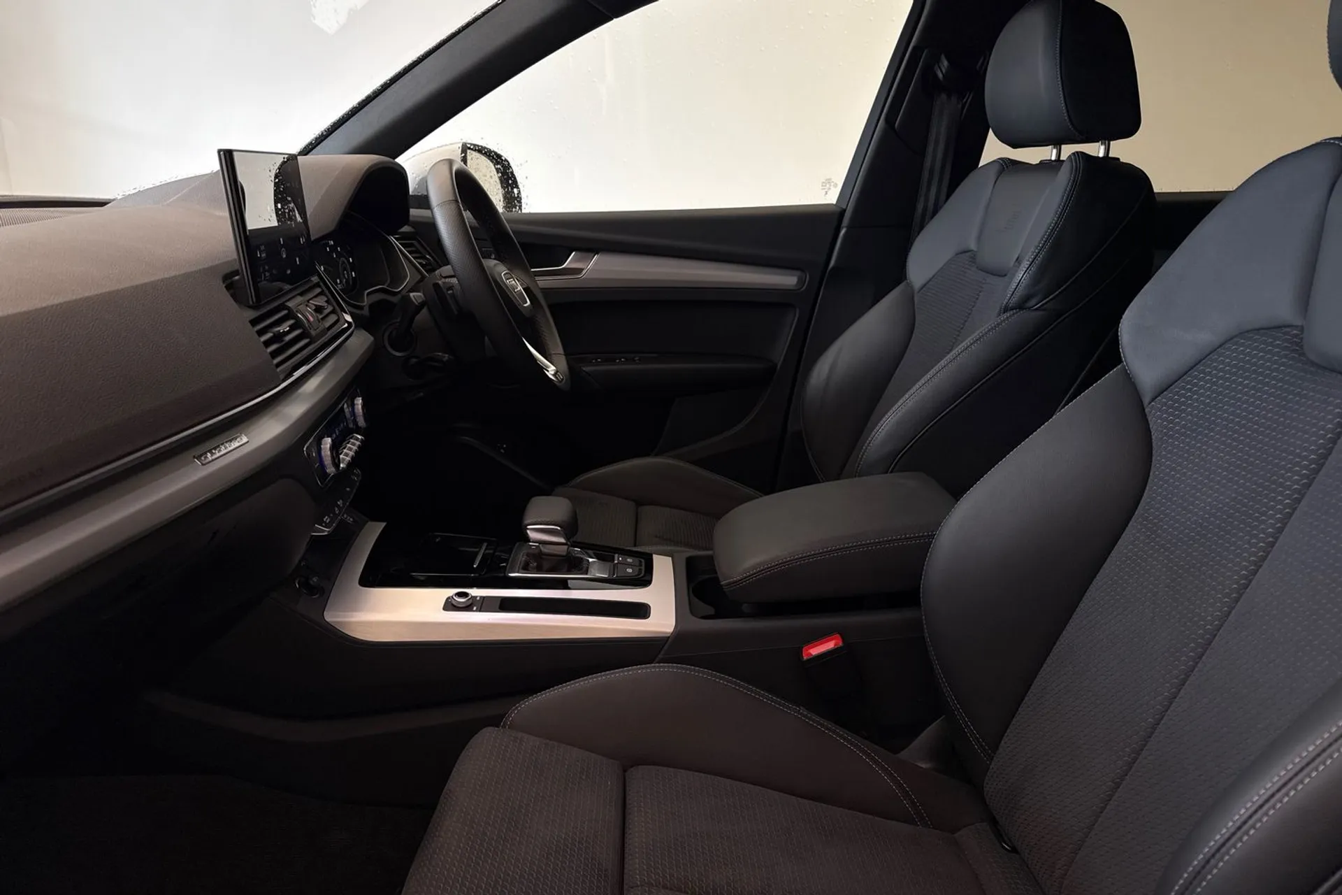 Audi Q5 thumbnail image number 28