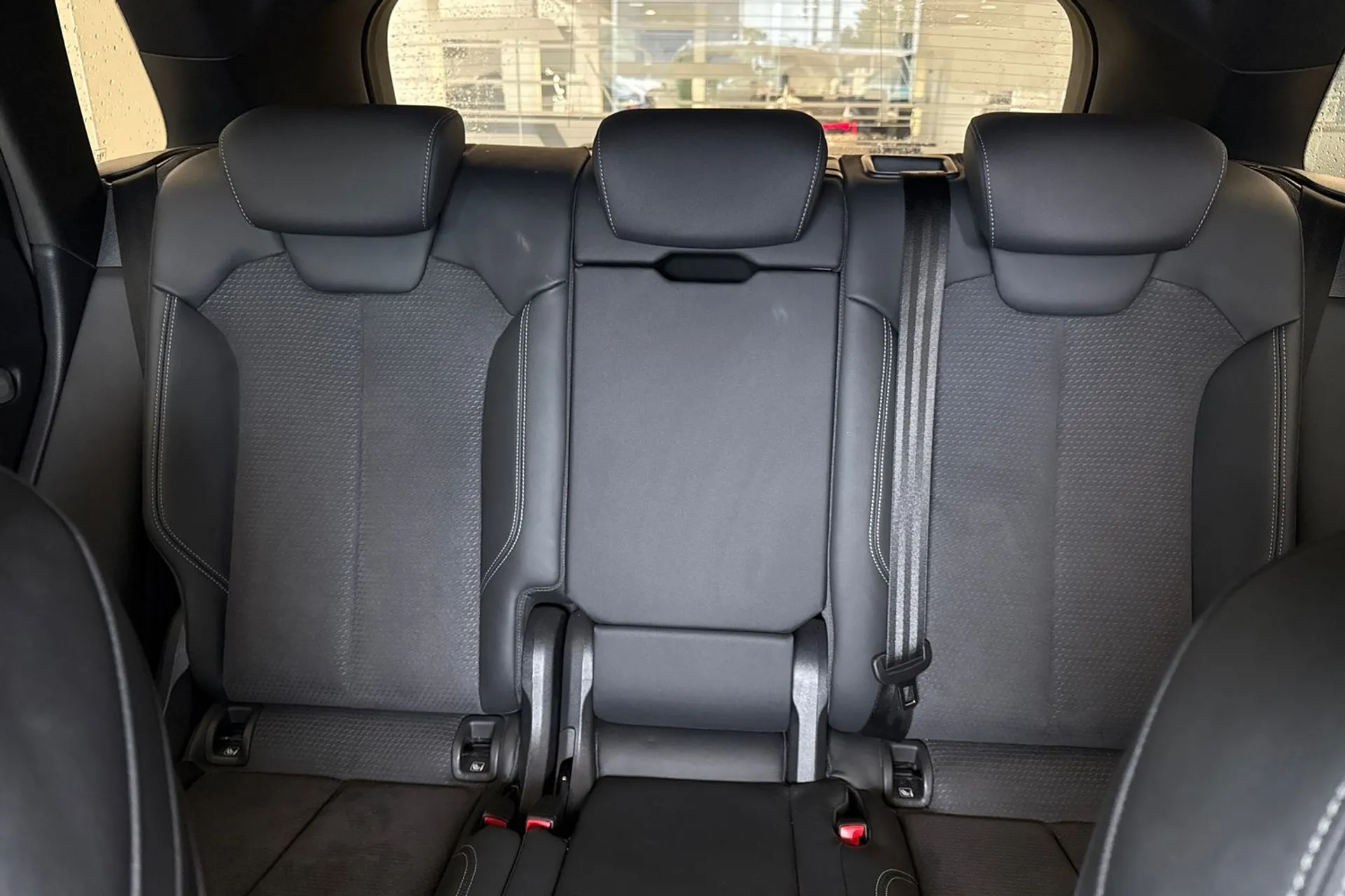 Audi Q5 thumbnail image number 31