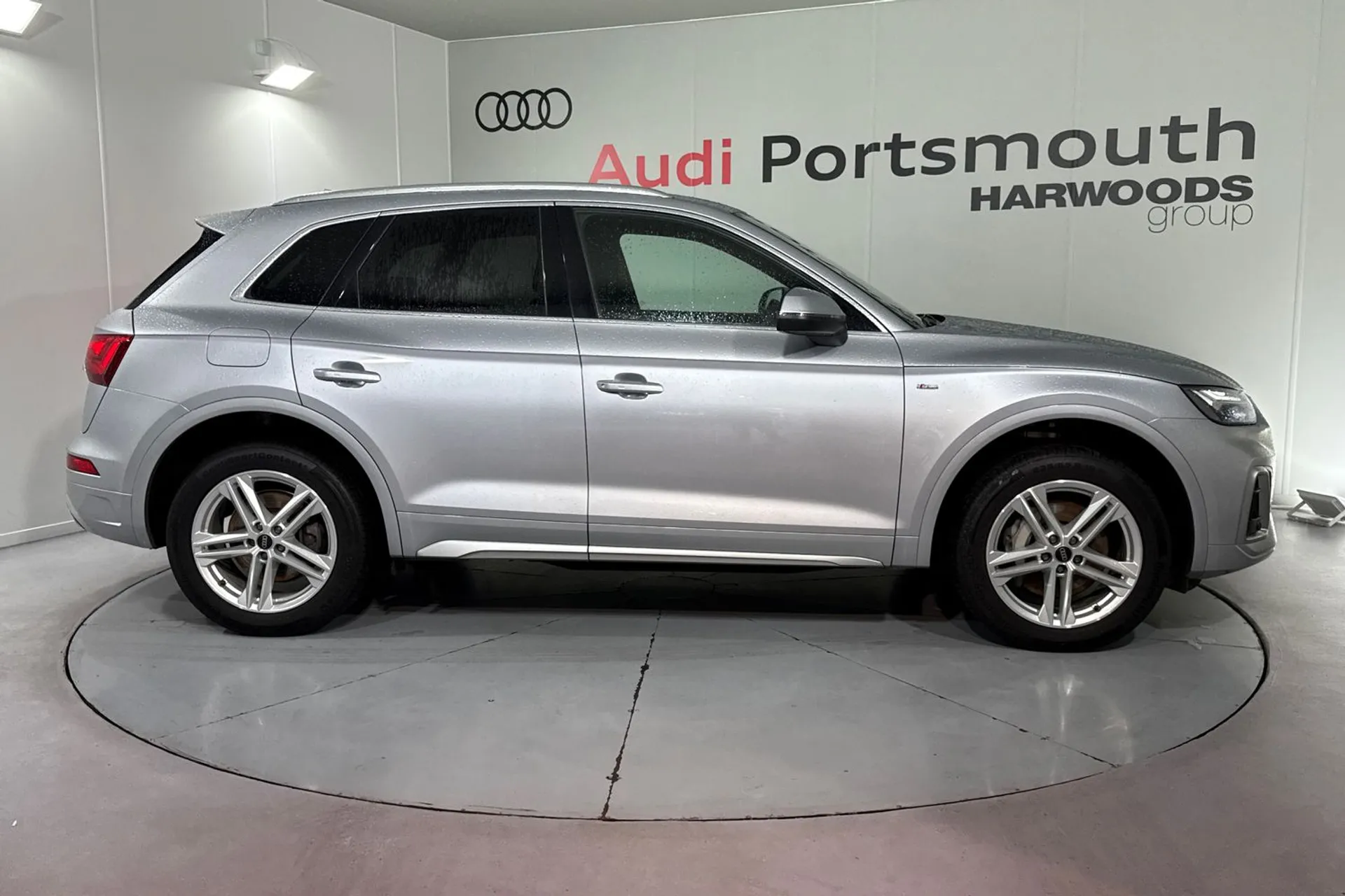 Audi Q5 thumbnail image number 2