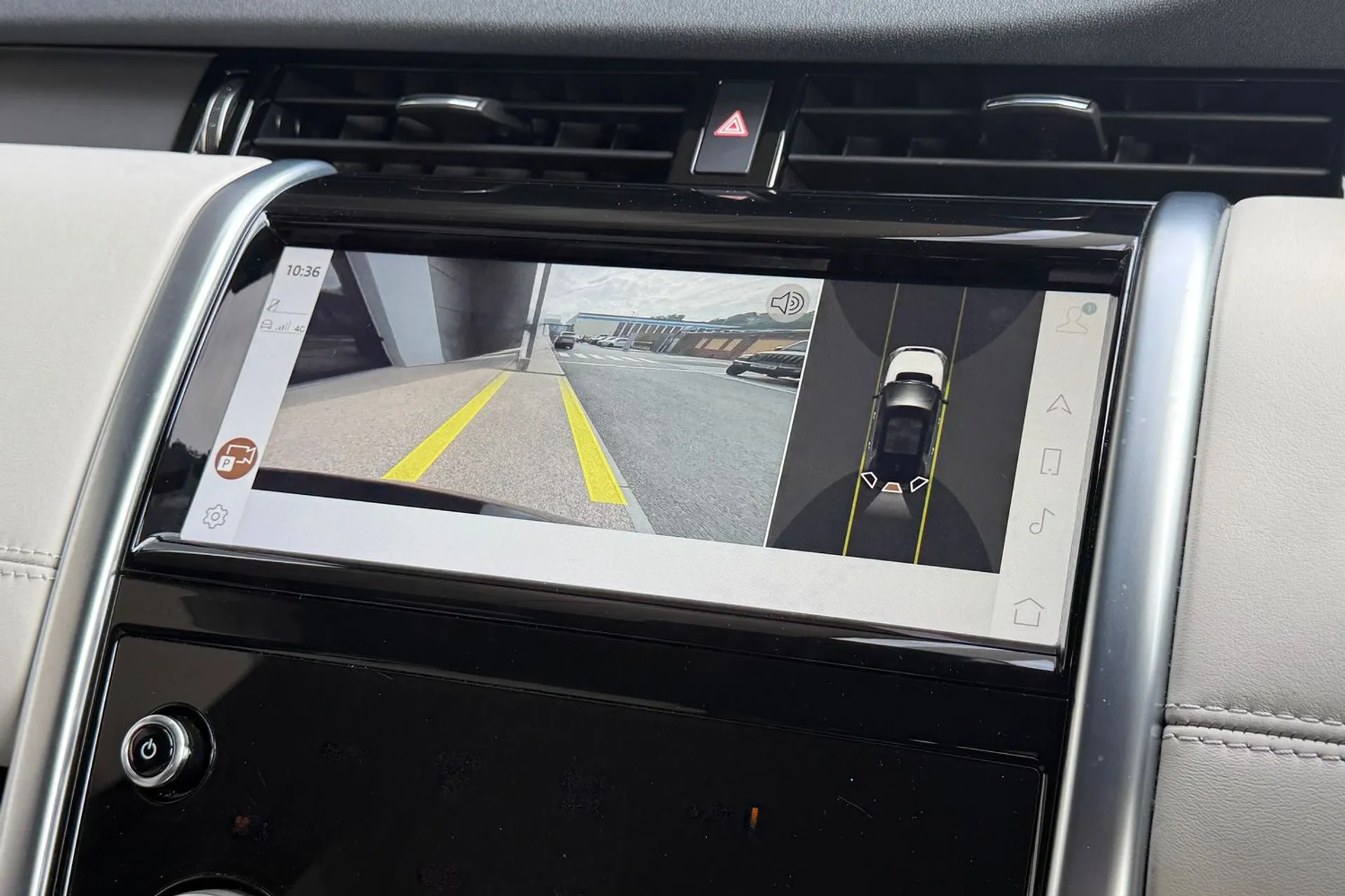 LAND ROVER DISCOVERY SPORT thumbnail image number 4