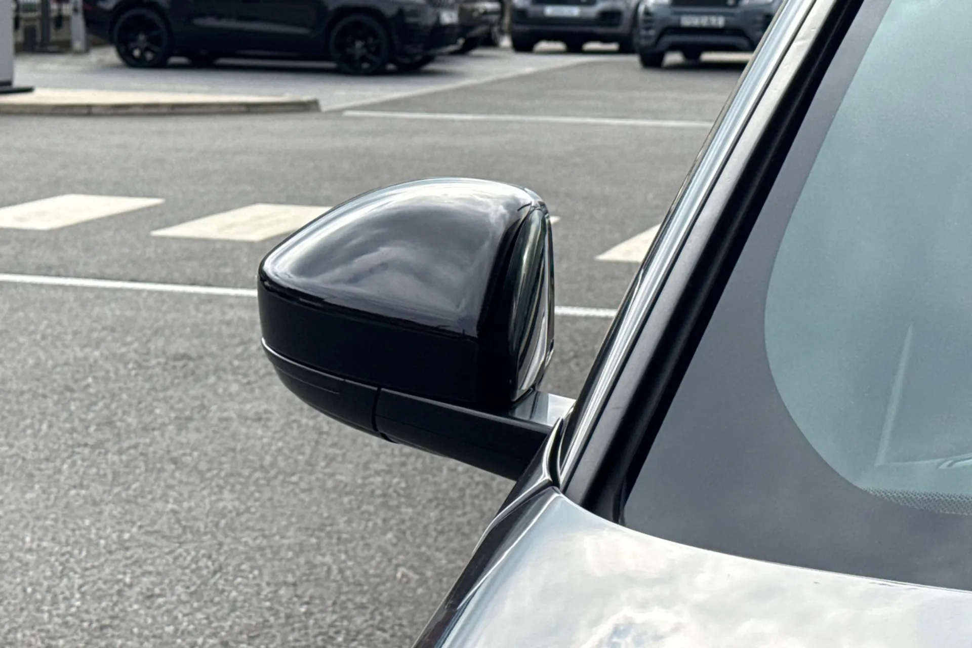 LAND ROVER DISCOVERY SPORT thumbnail image number 25